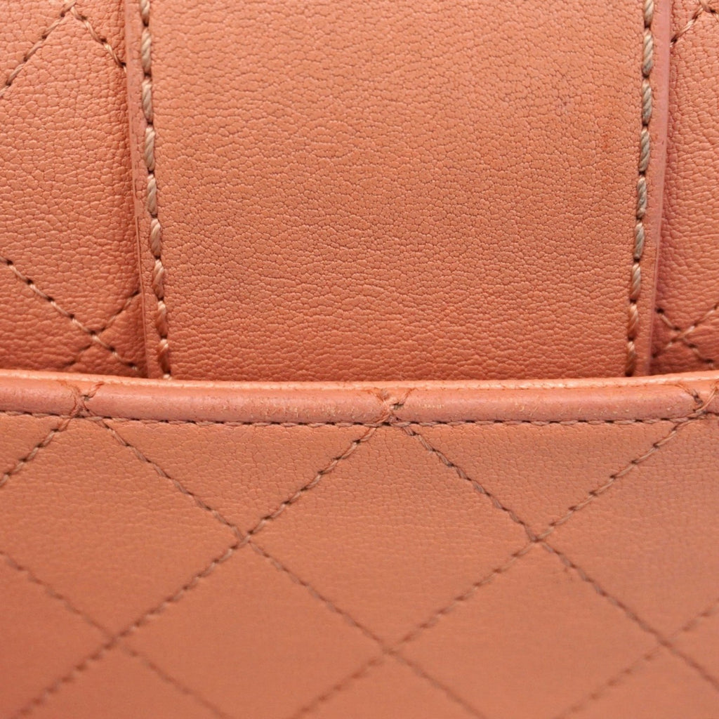 Chanel Pink Leather Shoulder Bag (Pre-Owned)