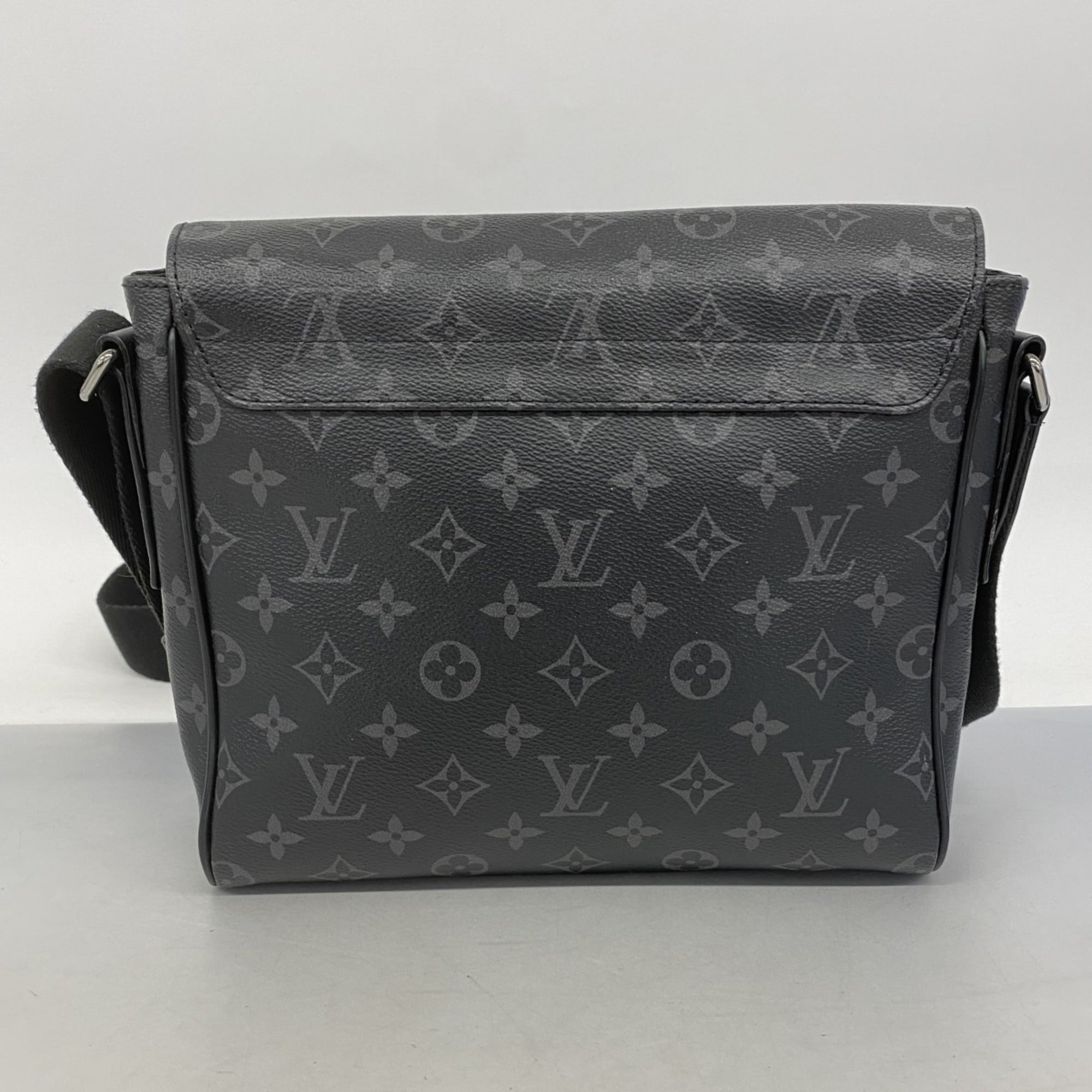 Louis Vuitton Black Shoulder Bag (Pre-Owned)