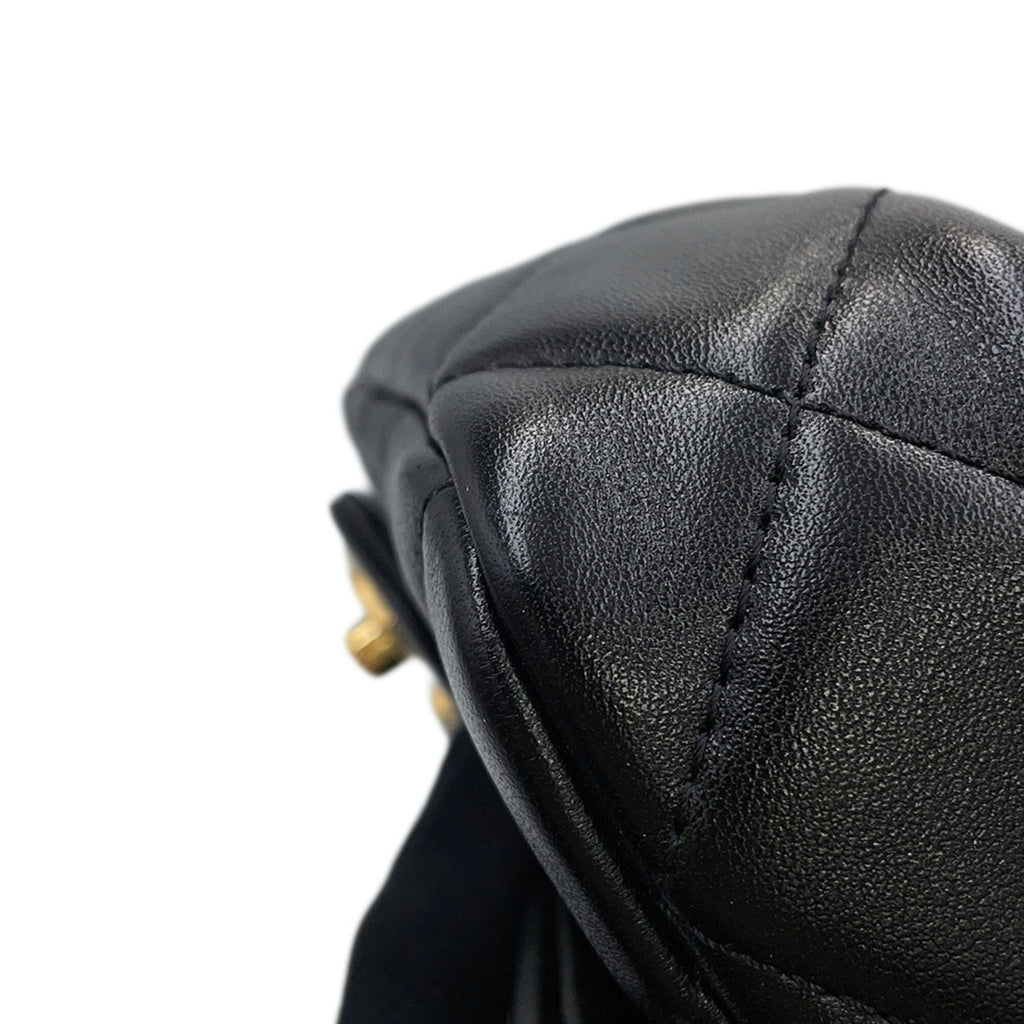 Chanel Matelasse Black Leather Shoulder Bag (Pre-Owned)