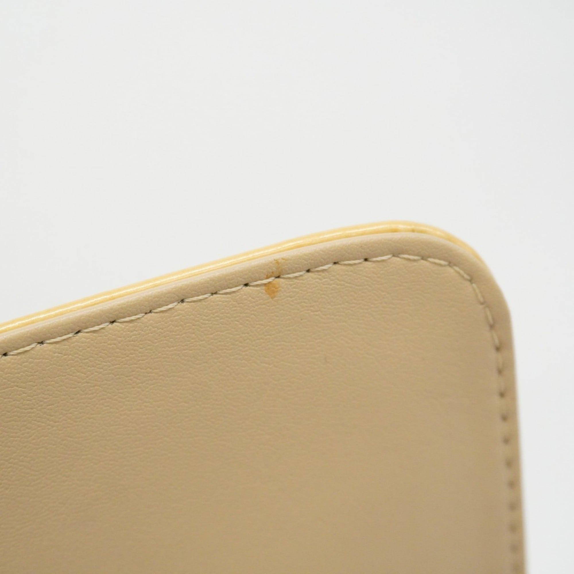 Louis Vuitton Beige Shoulder Bag (Pre-Owned)