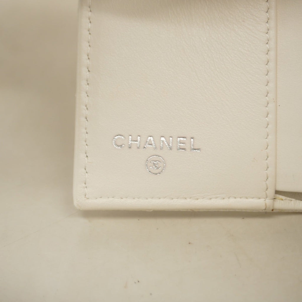 Chanel White Grained Calfskin Wallet (Tri-Fold) (Pre-Owned)