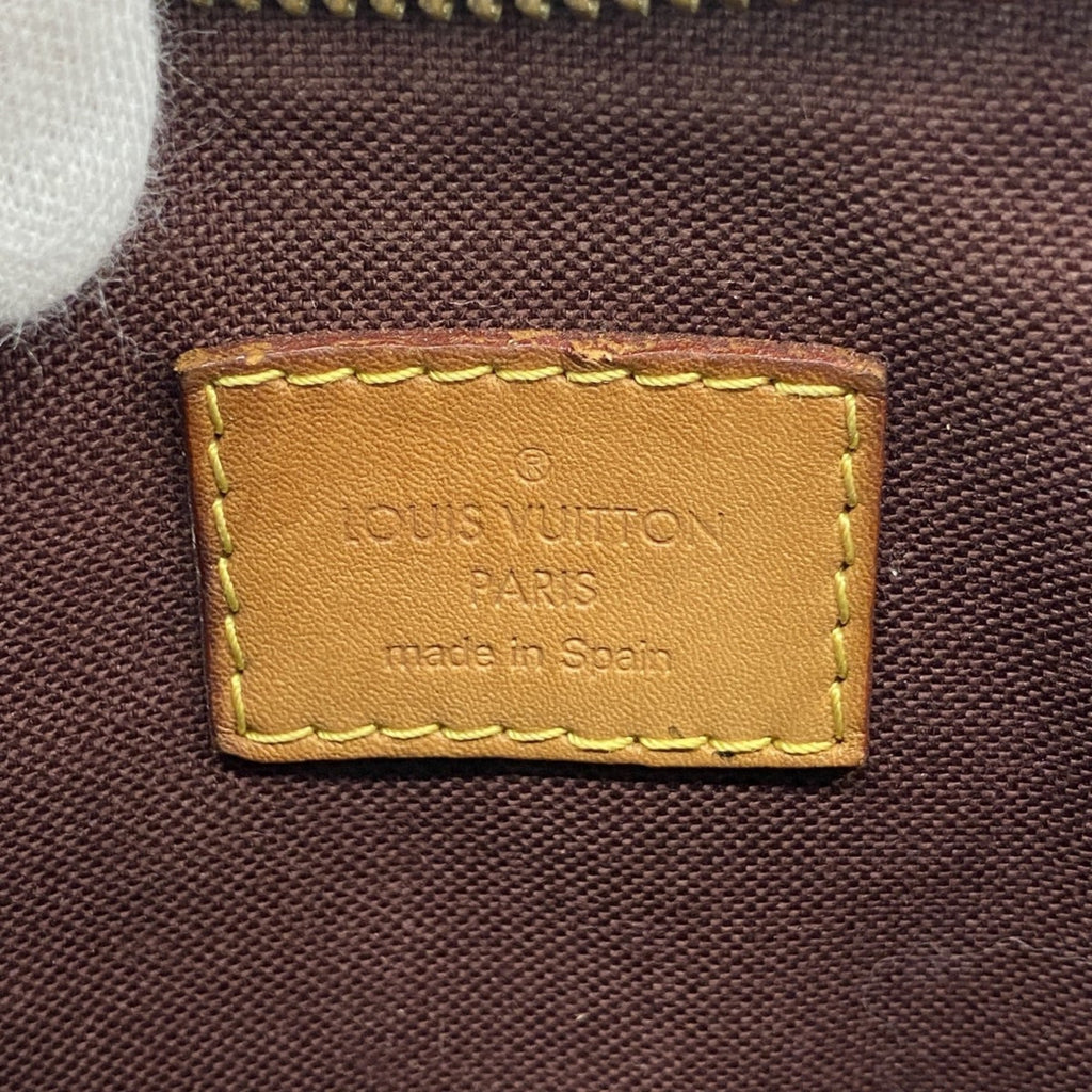 Louis Vuitton Brown Shoulder Bag (Pre-Owned)