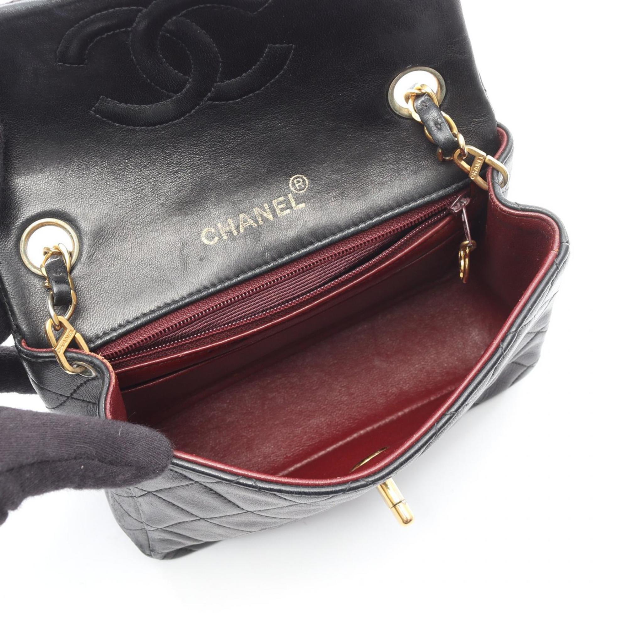 Chanel Black Leather Shoulder Bag (Pre-Owned)