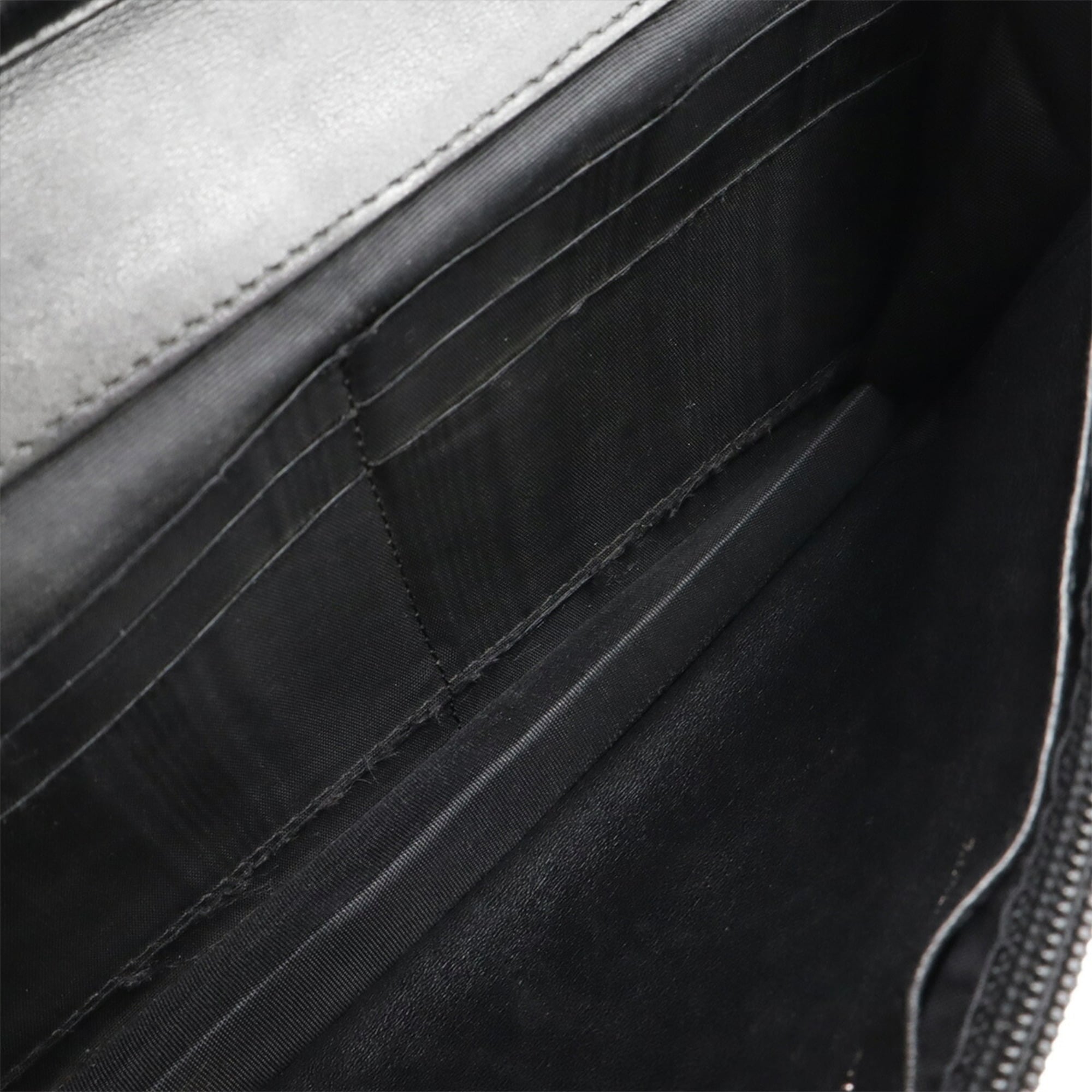 Chanel Black Grained Calfskin Pochette Shoulder Bag (Pre-Owned)