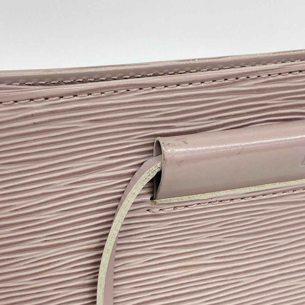 Louis Vuitton Lilac Shoulder Bag (Pre-Owned)