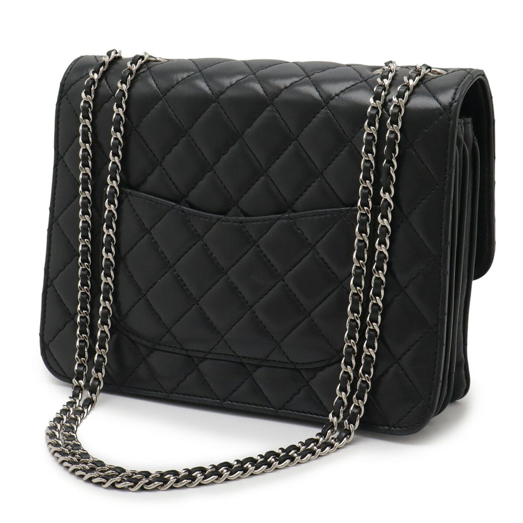 Chanel Matelasse Black Leather Shoulder Bag (Pre-Owned)