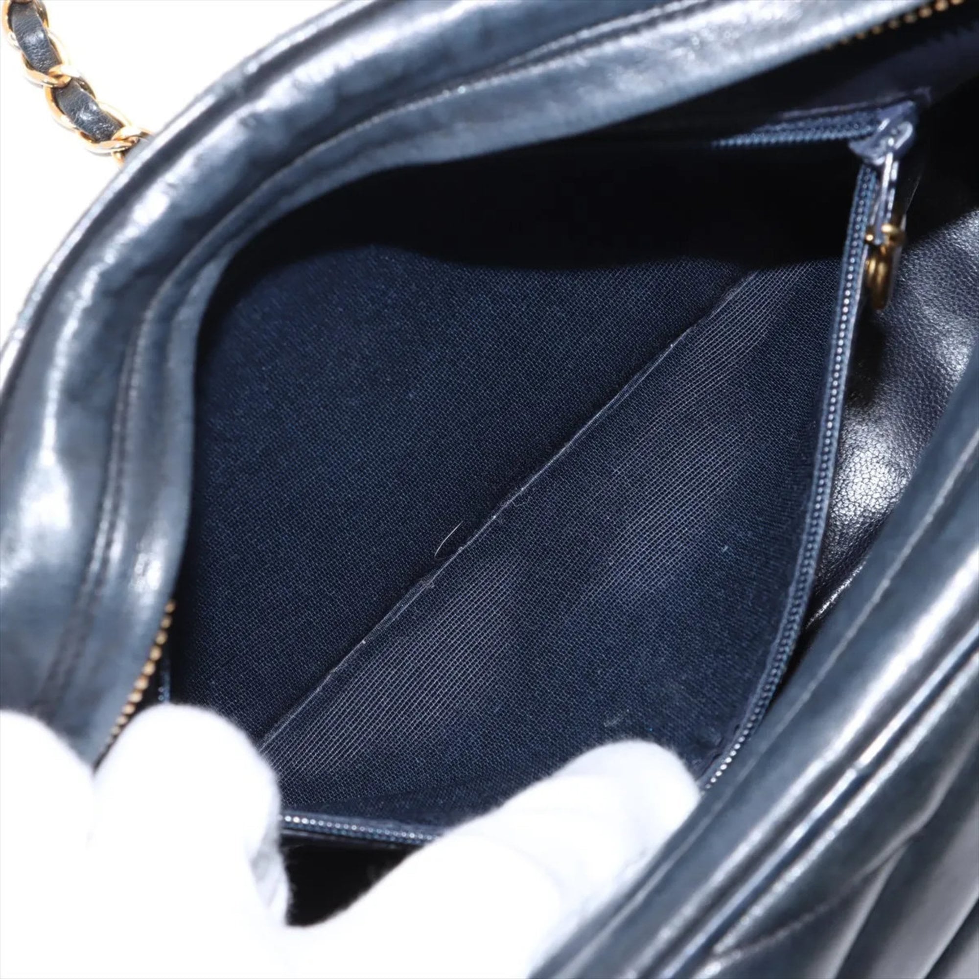 Chanel Navy Leather Shoulder Bag (Pre-Owned)