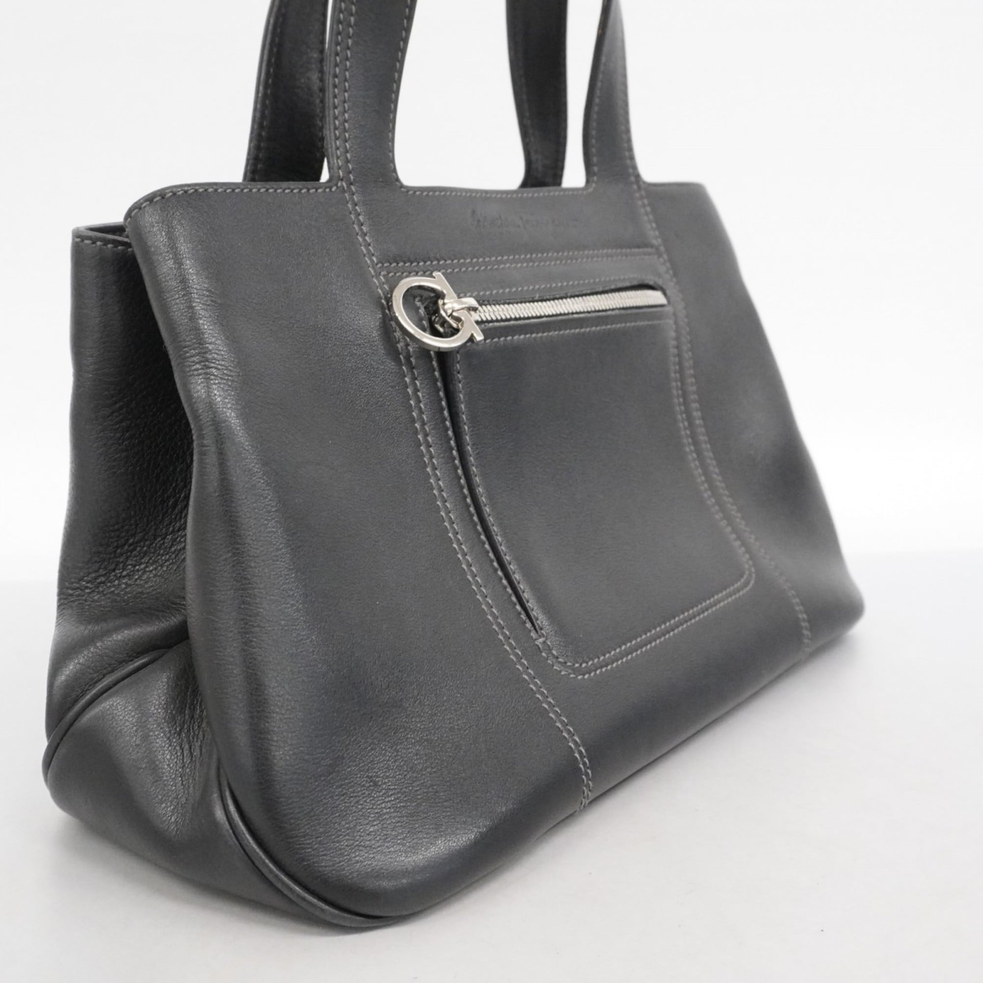 Salvatore Ferragamo Black Leather Handbag (Pre-Owned)