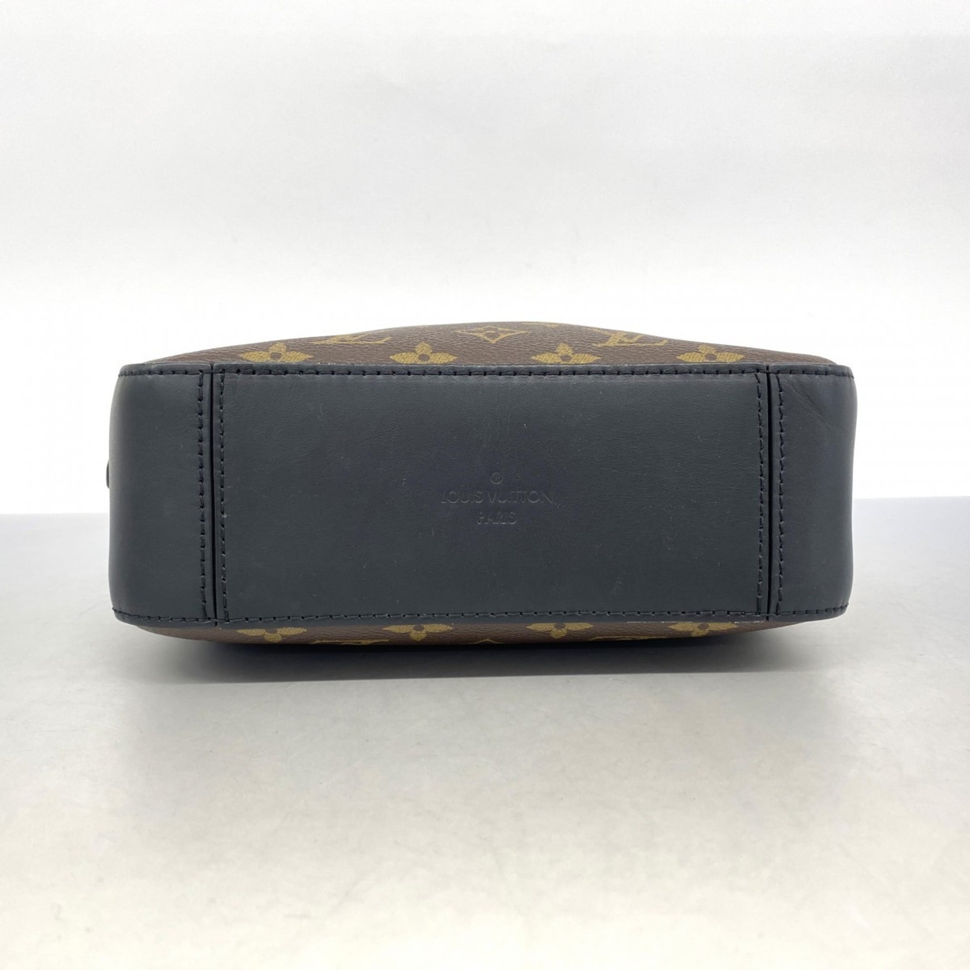 Louis Vuitton Brown Noir Shoulder Bag (Pre-Owned)