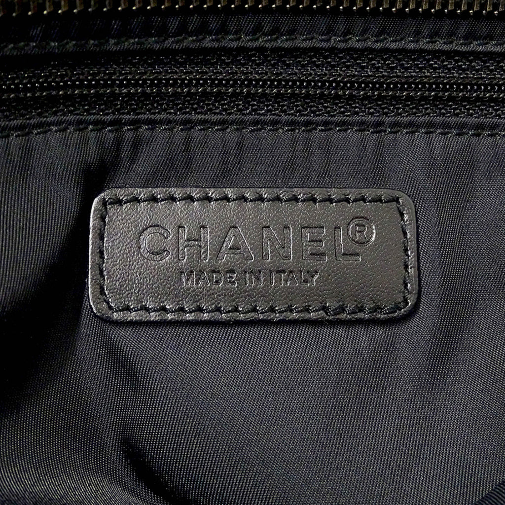 Chanel Black Nylon Shoulder Bag Tote Bag (Pre-Owned)
