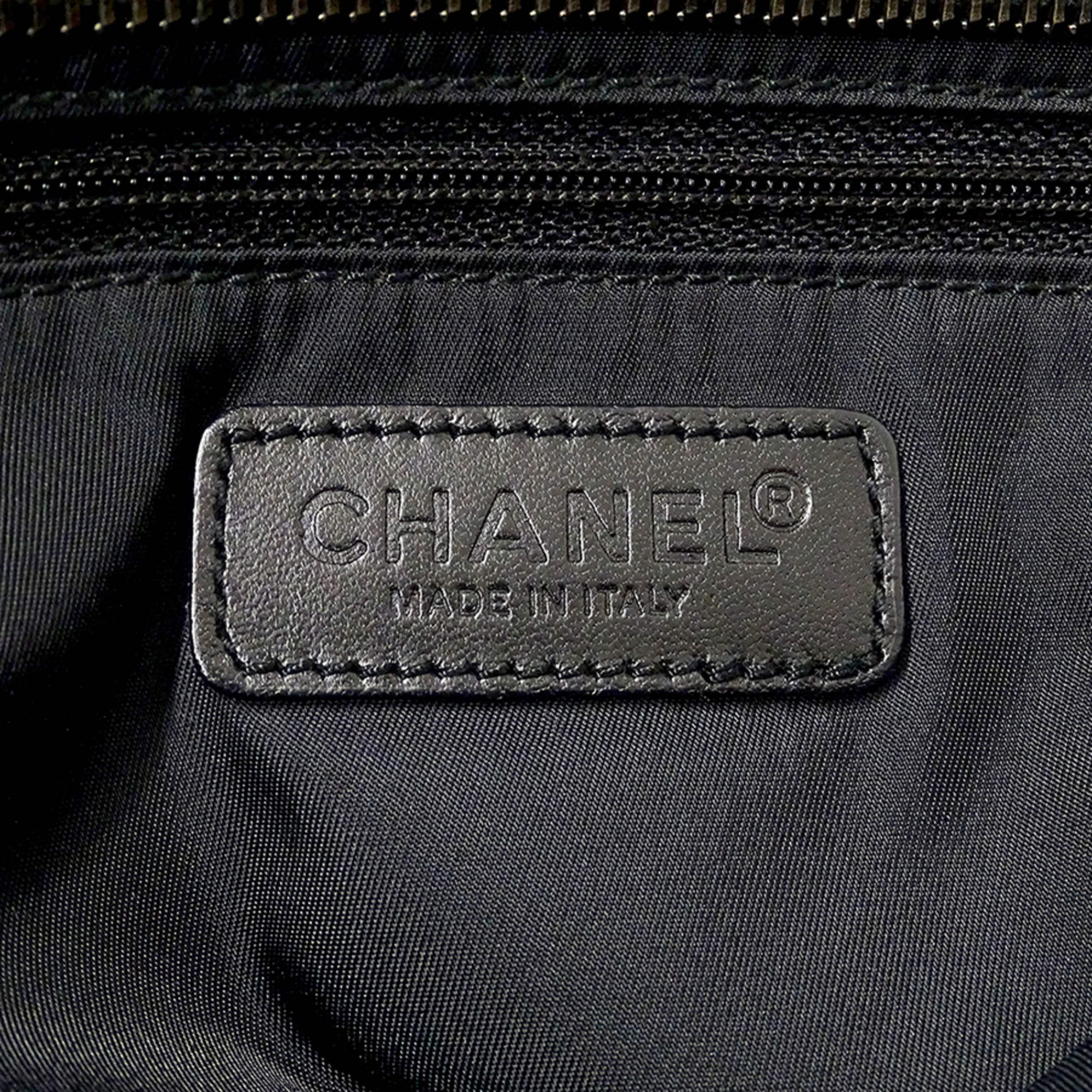 Chanel Black Nylon Shoulder Bag Tote Bag (Pre-Owned)