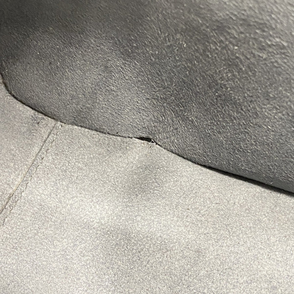 Louis Vuitton Noir Handbag (Pre-Owned)
