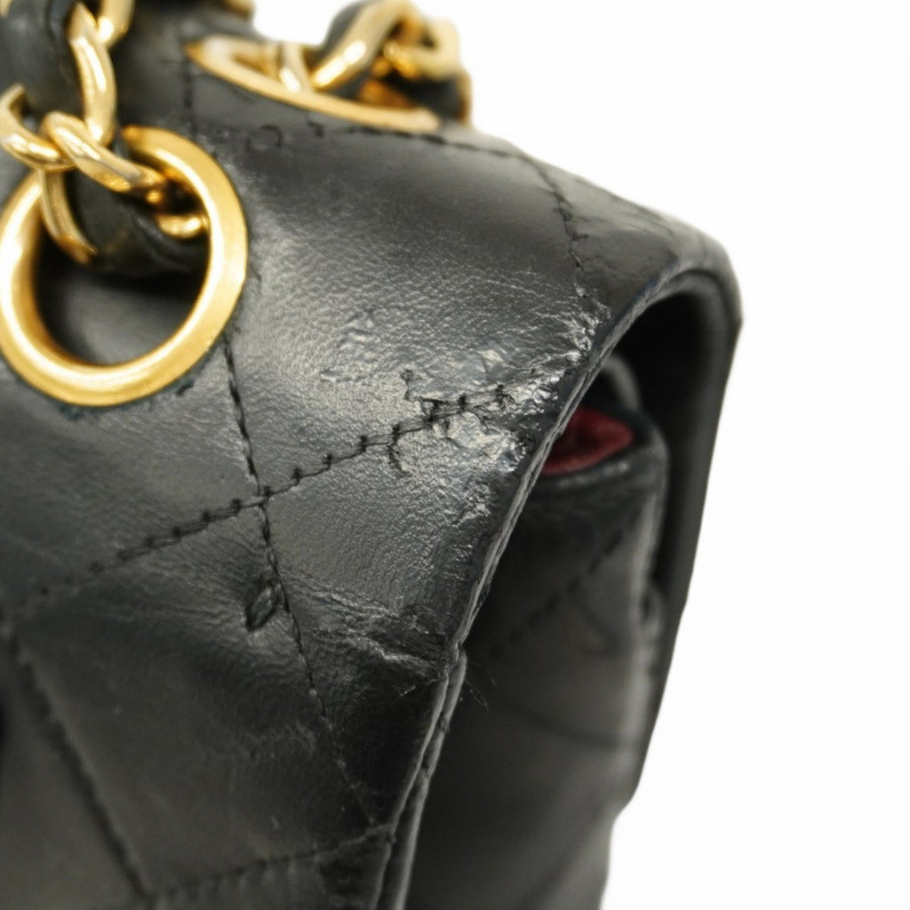 Chanel Black Leather Shoulder Bag (Pre-Owned)