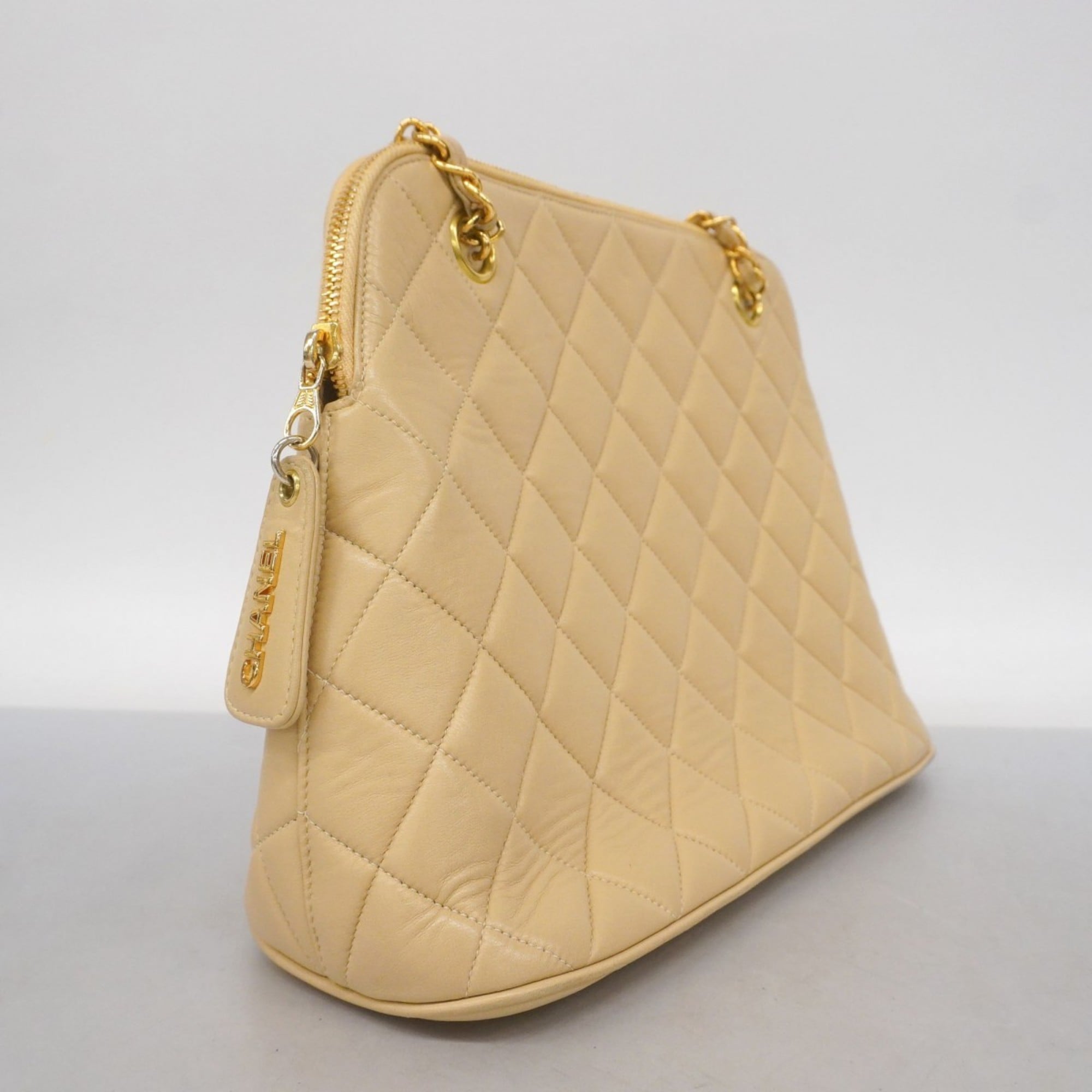 Chanel Beige Leather Shoulder Bag (Pre-Owned)