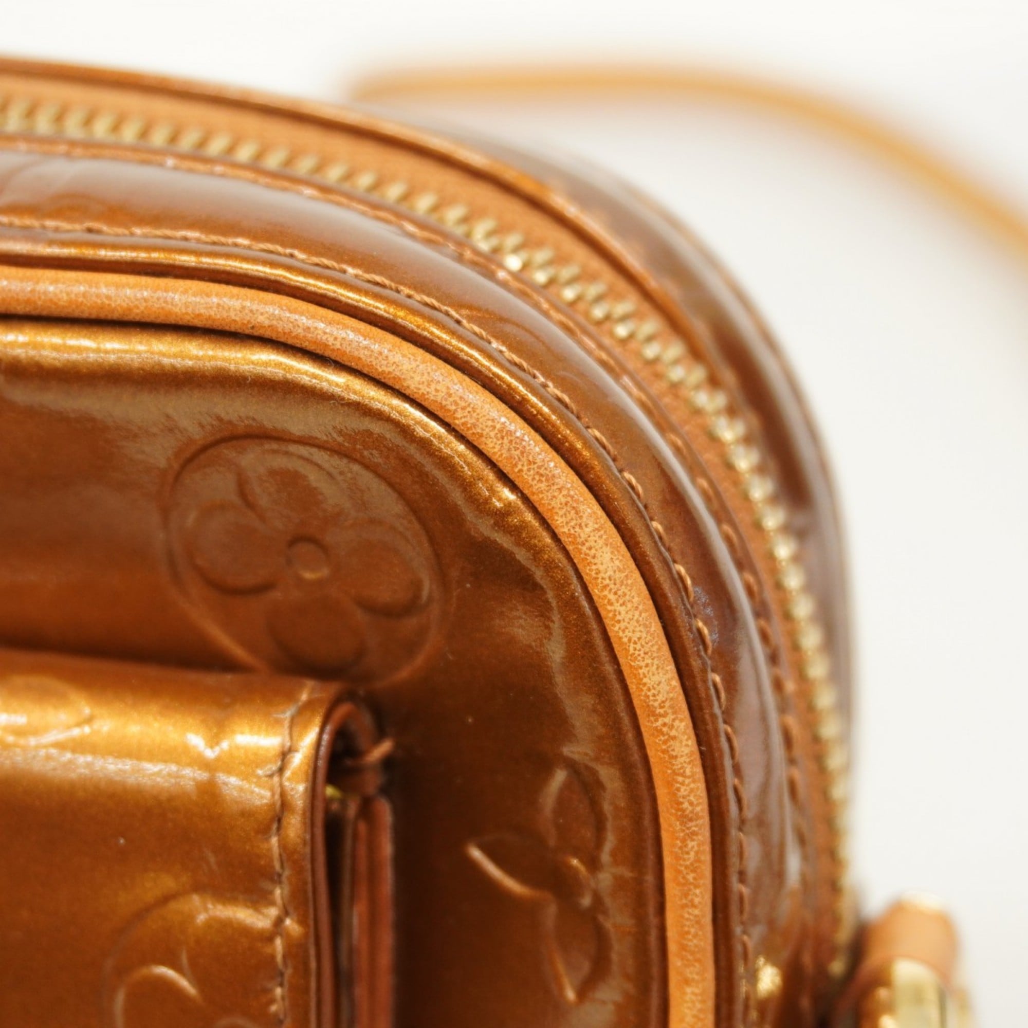 Louis Vuitton Bronze Shoulder Bag (Pre-Owned)