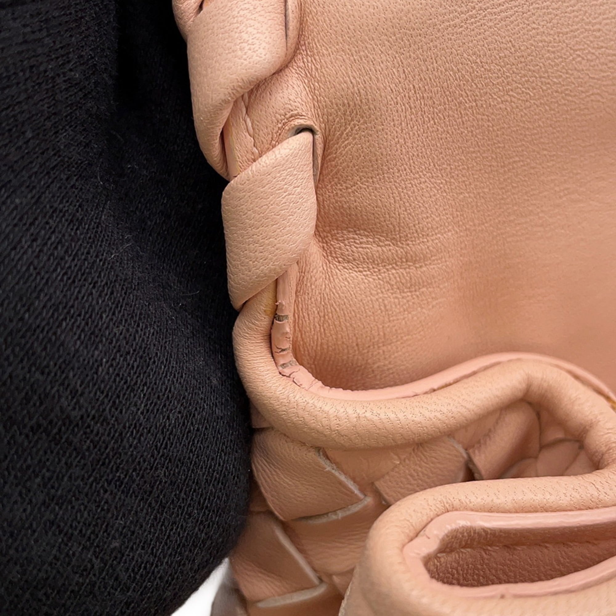 Bottega Veneta Intrecciato Pink Intrecciato Handbag (Pre-Owned)
