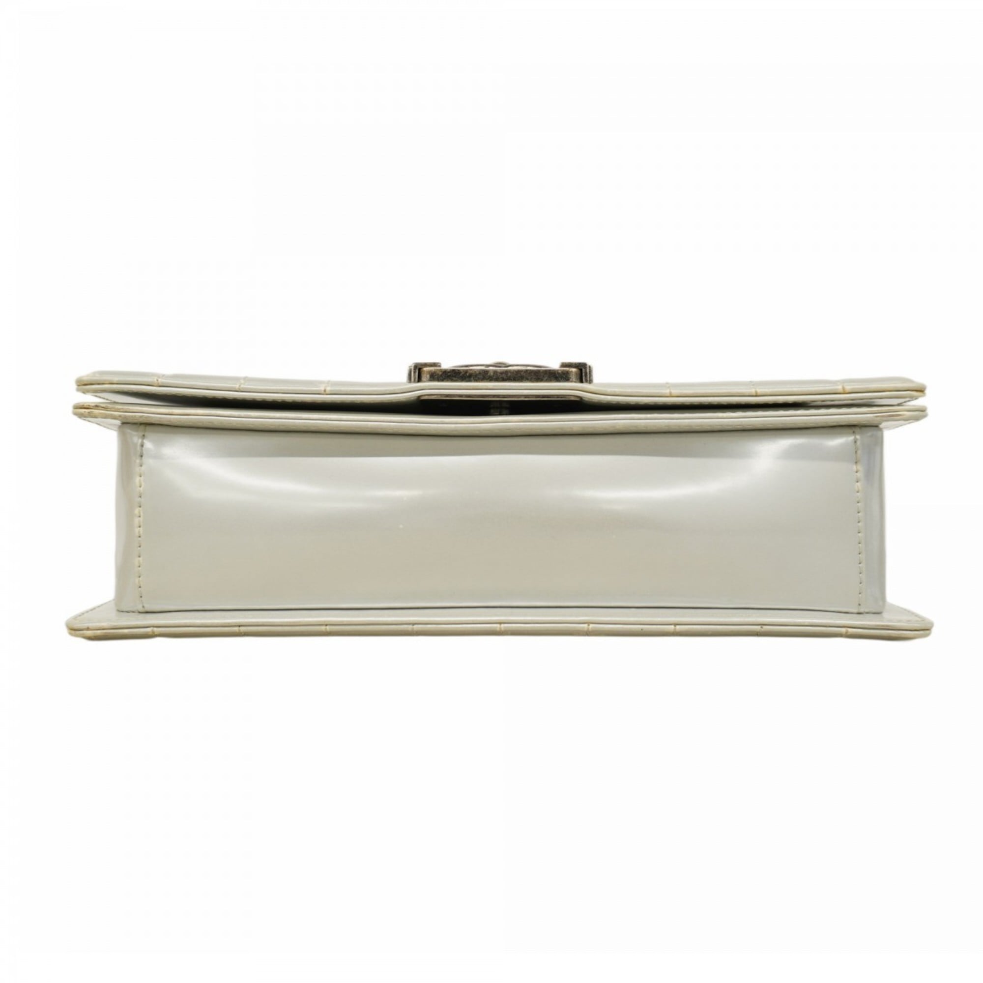 Chanel Gray Patent Leather Shoulder Bag (Pre-Owned)