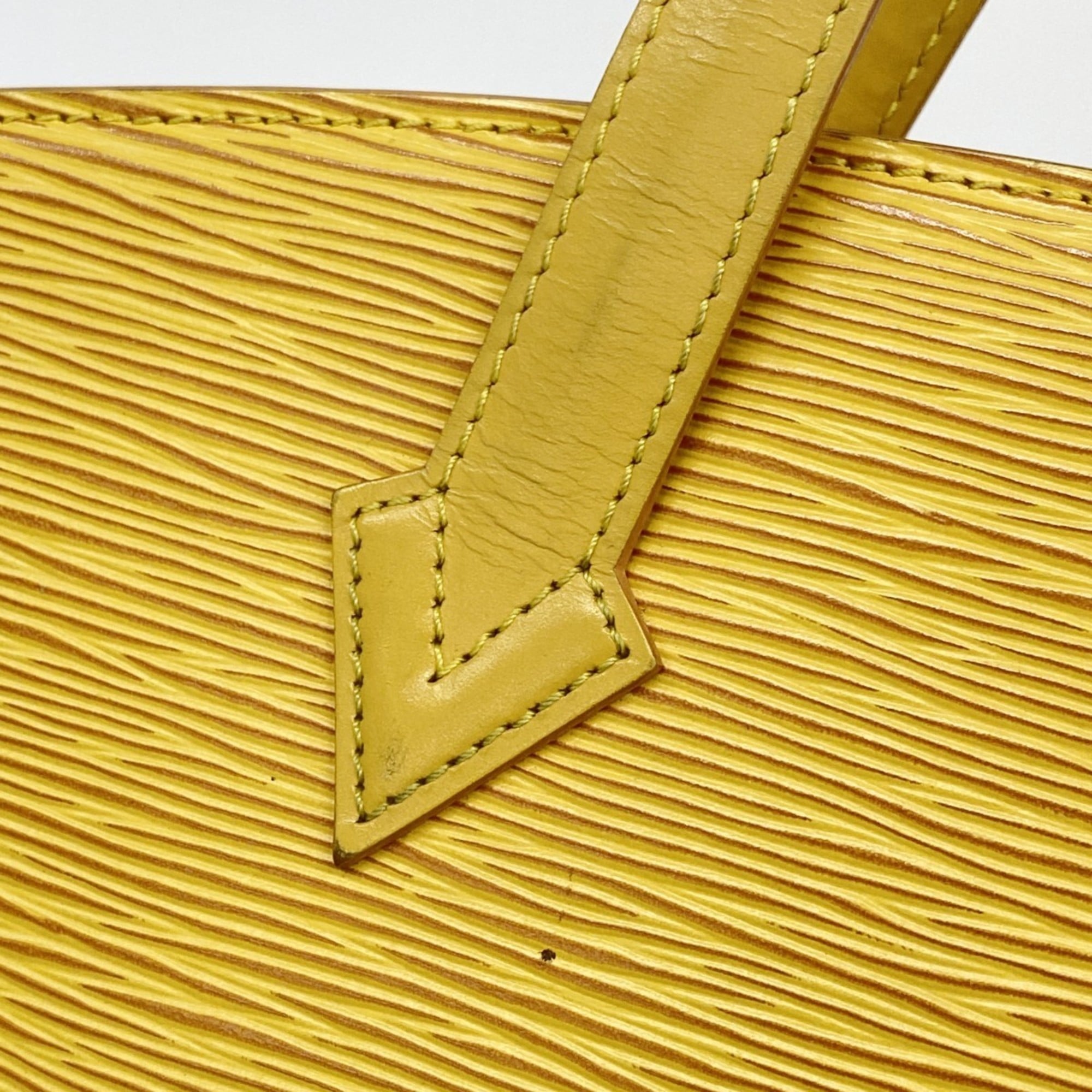Louis Vuitton Jaune Handbag (Pre-Owned)