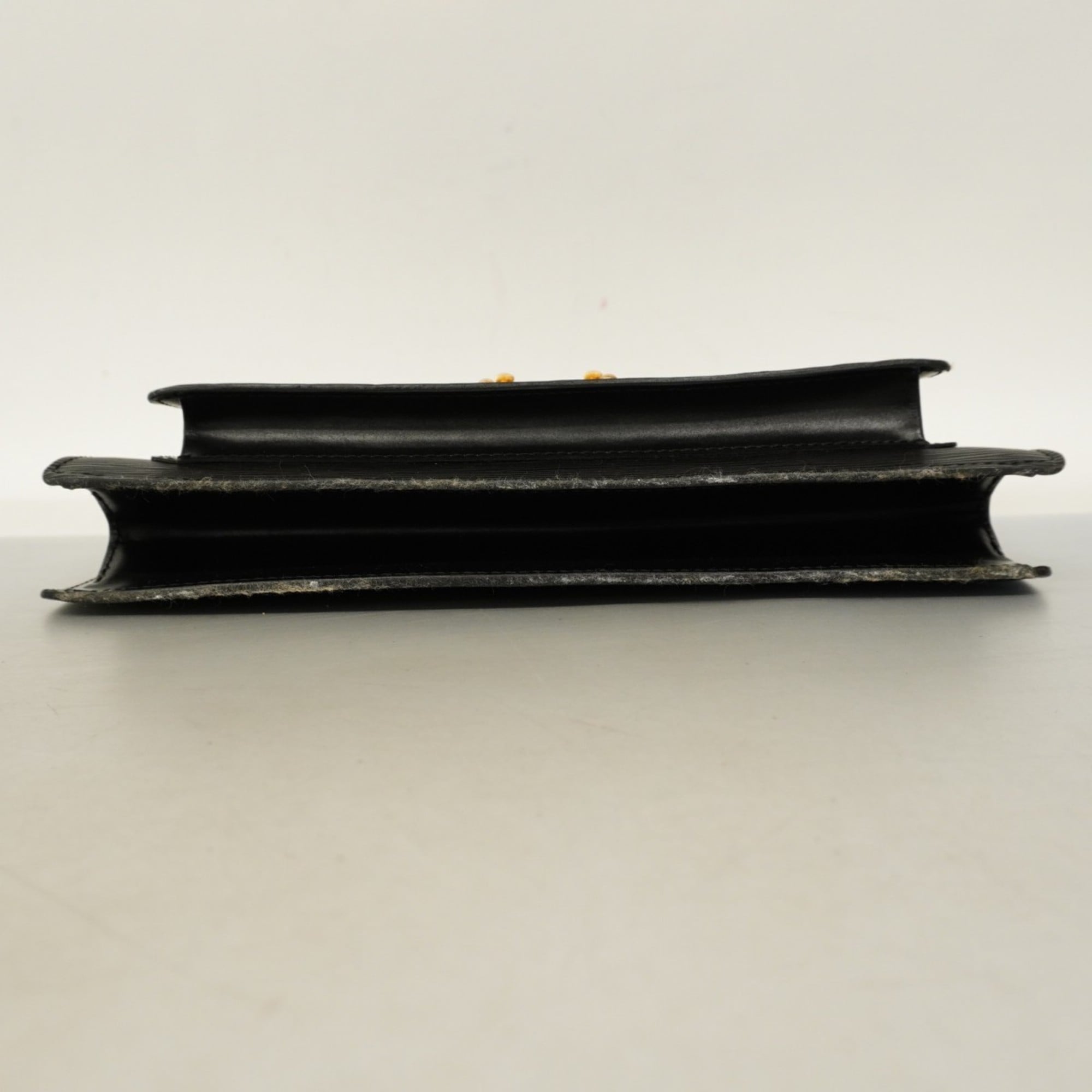 Louis Vuitton Noir Handbag (Pre-Owned)