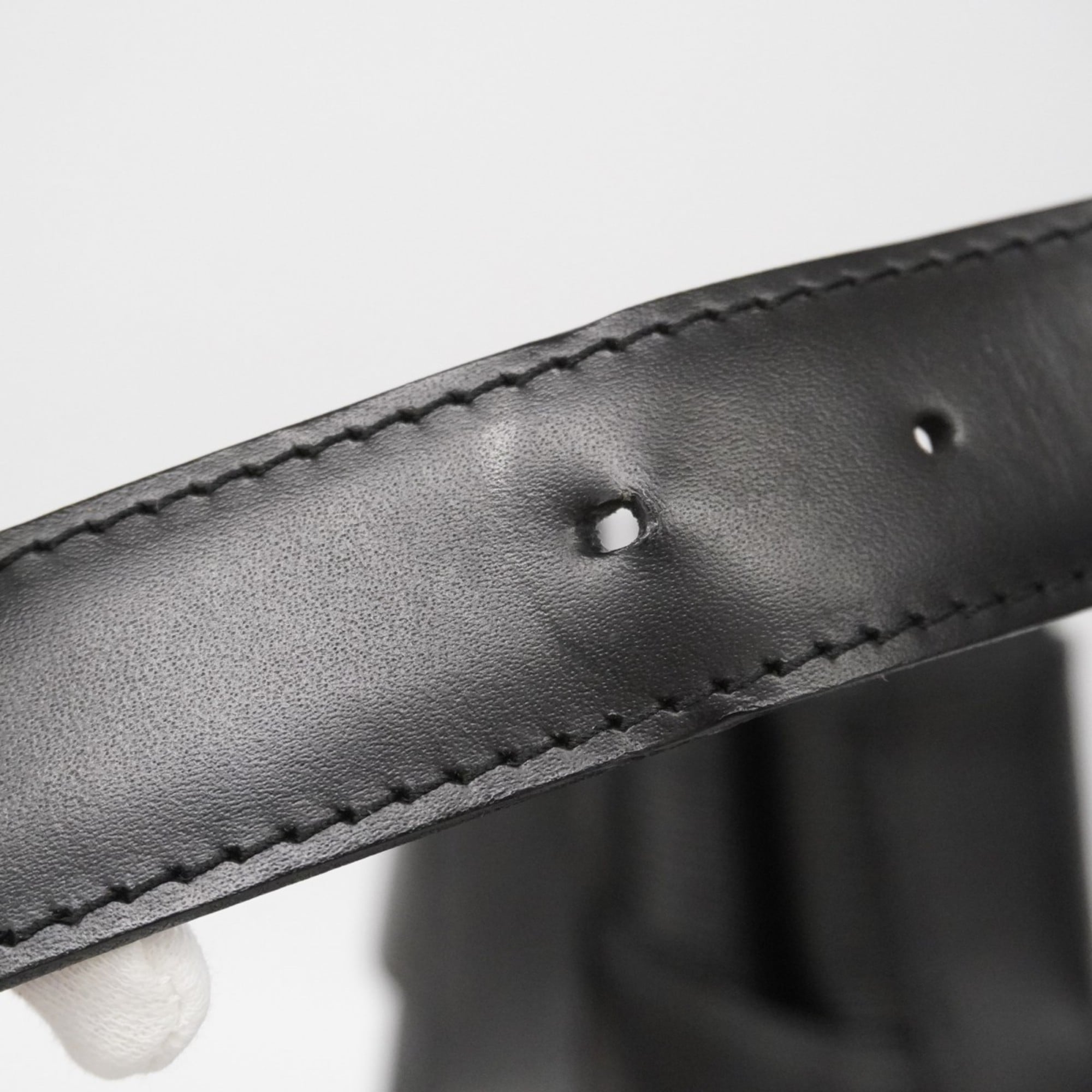 Louis Vuitton Noir Shoulder Bag (Pre-Owned)