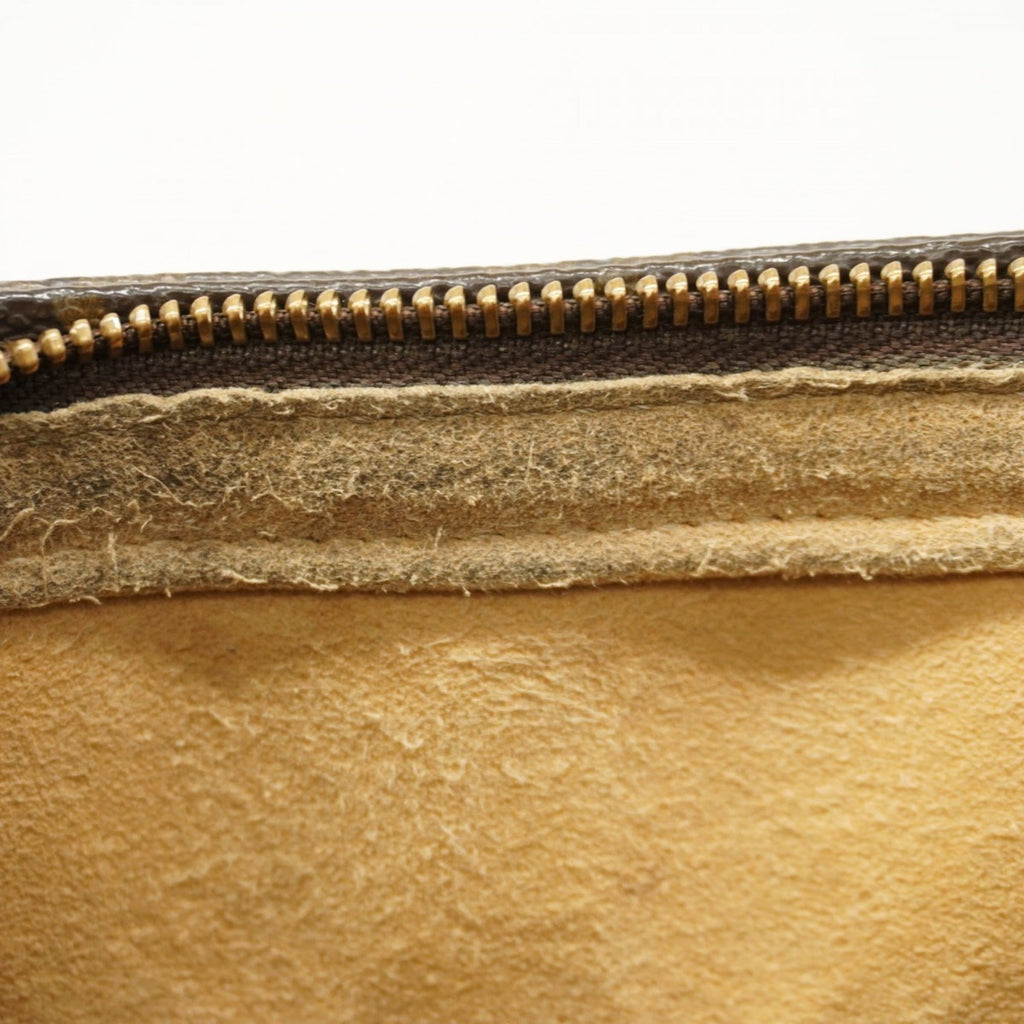 Louis Vuitton Brown Shoulder Bag (Pre-Owned)