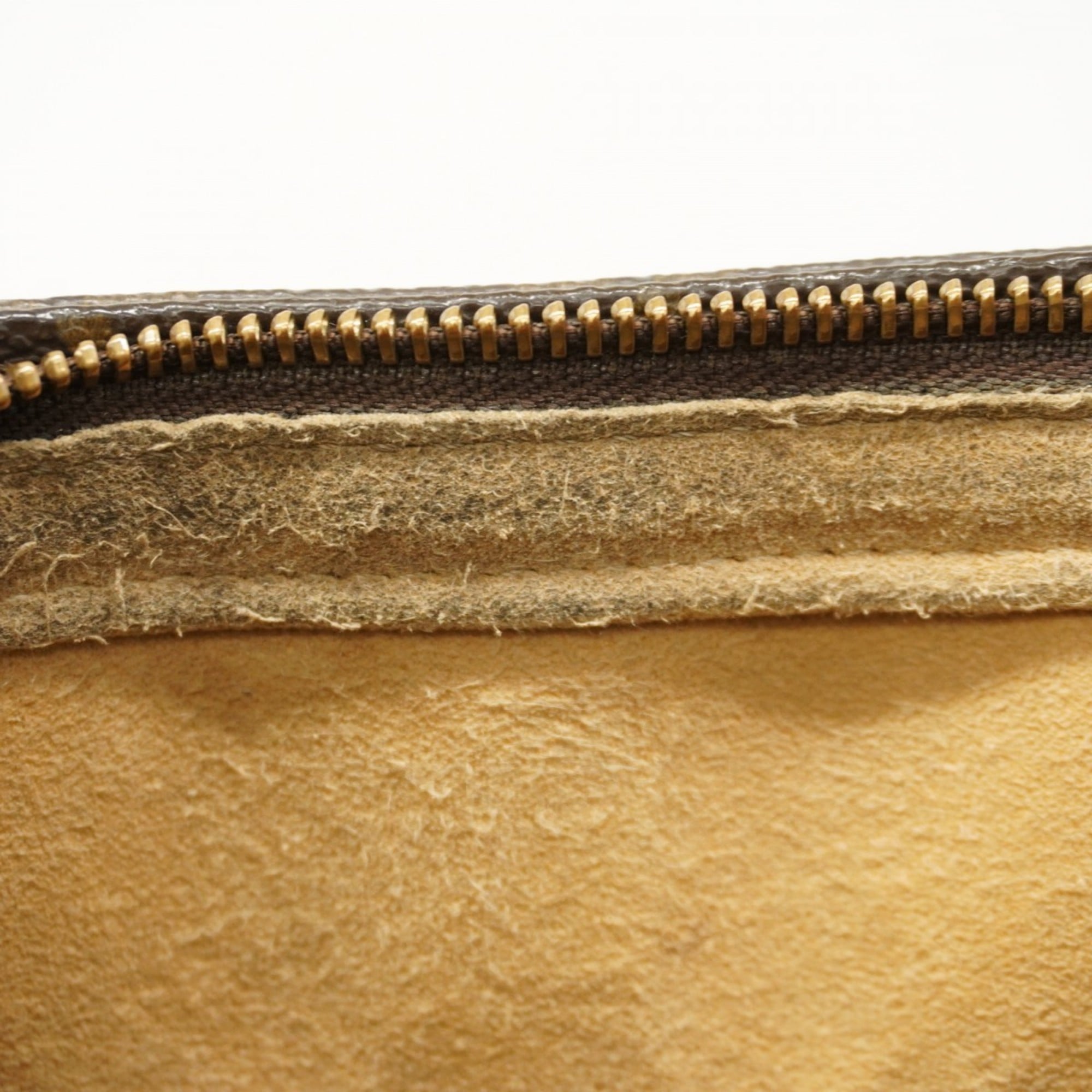 Louis Vuitton Brown Shoulder Bag (Pre-Owned)