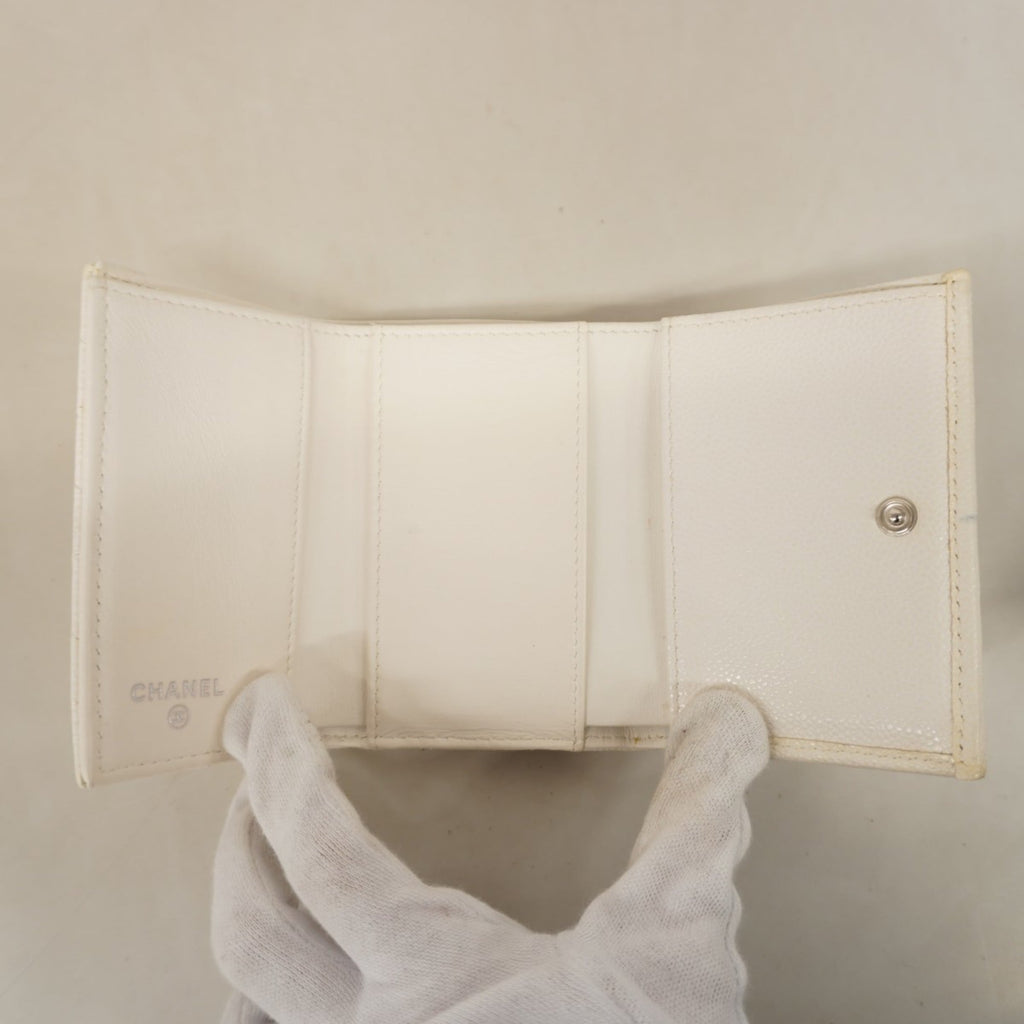 Chanel White Grained Calfskin Wallet (Tri-Fold) (Pre-Owned)