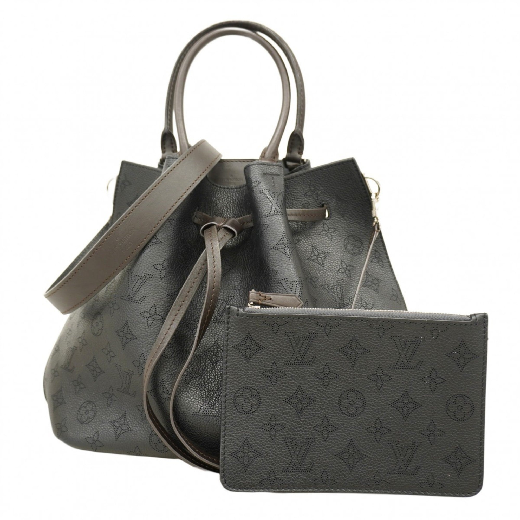 Louis Vuitton Noir Handbag (Pre-Owned)
