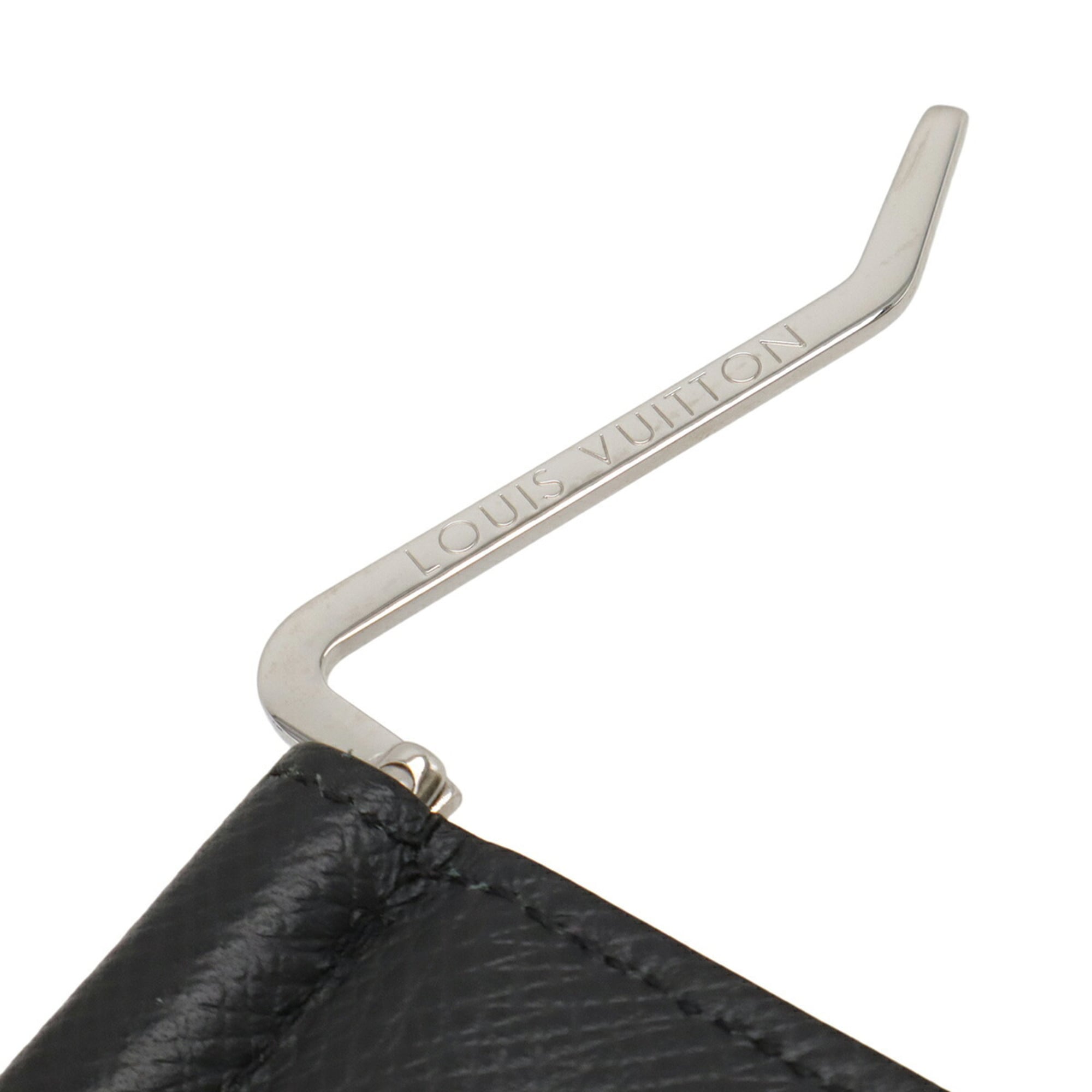 Louis Vuitton Taiga Black Noir Taiga Leather Money Clip (Pre-Owned)