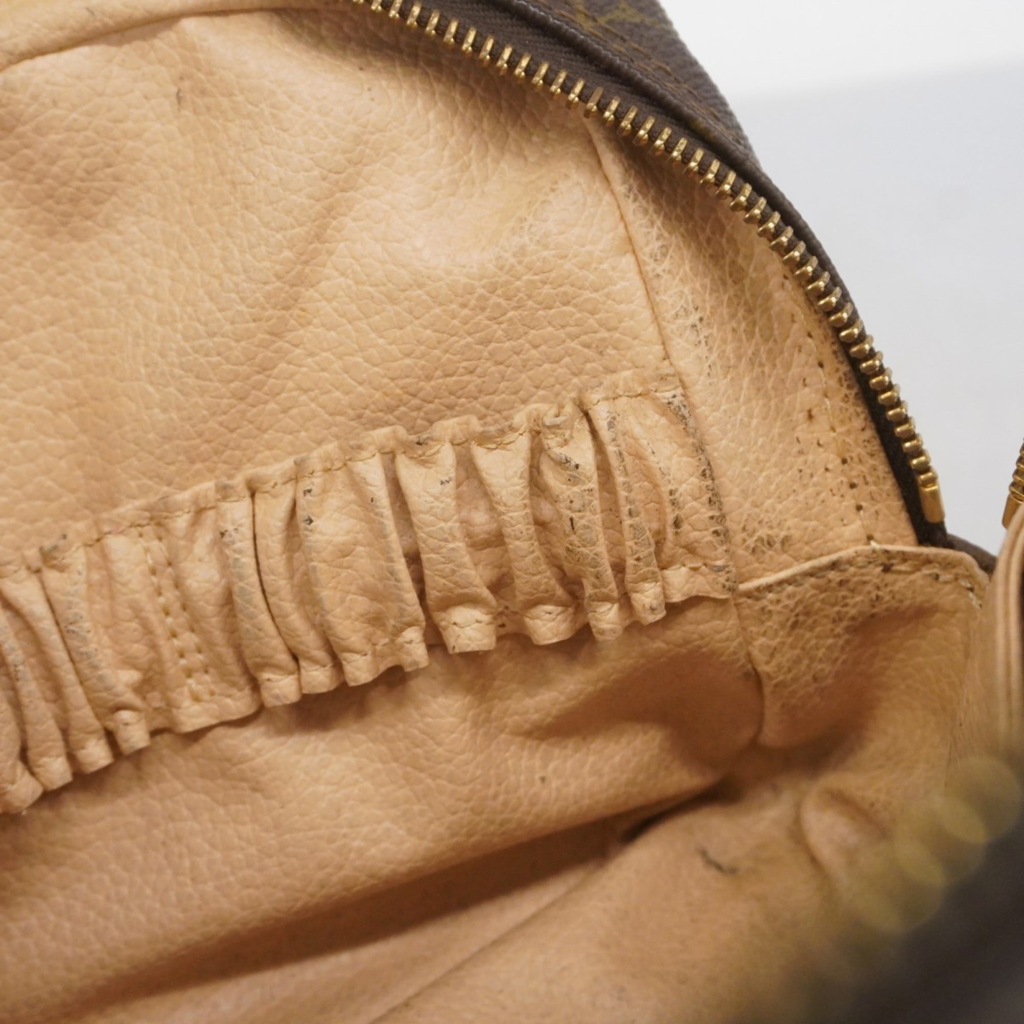 Louis Vuitton Brown Pouch (Pre-Owned)