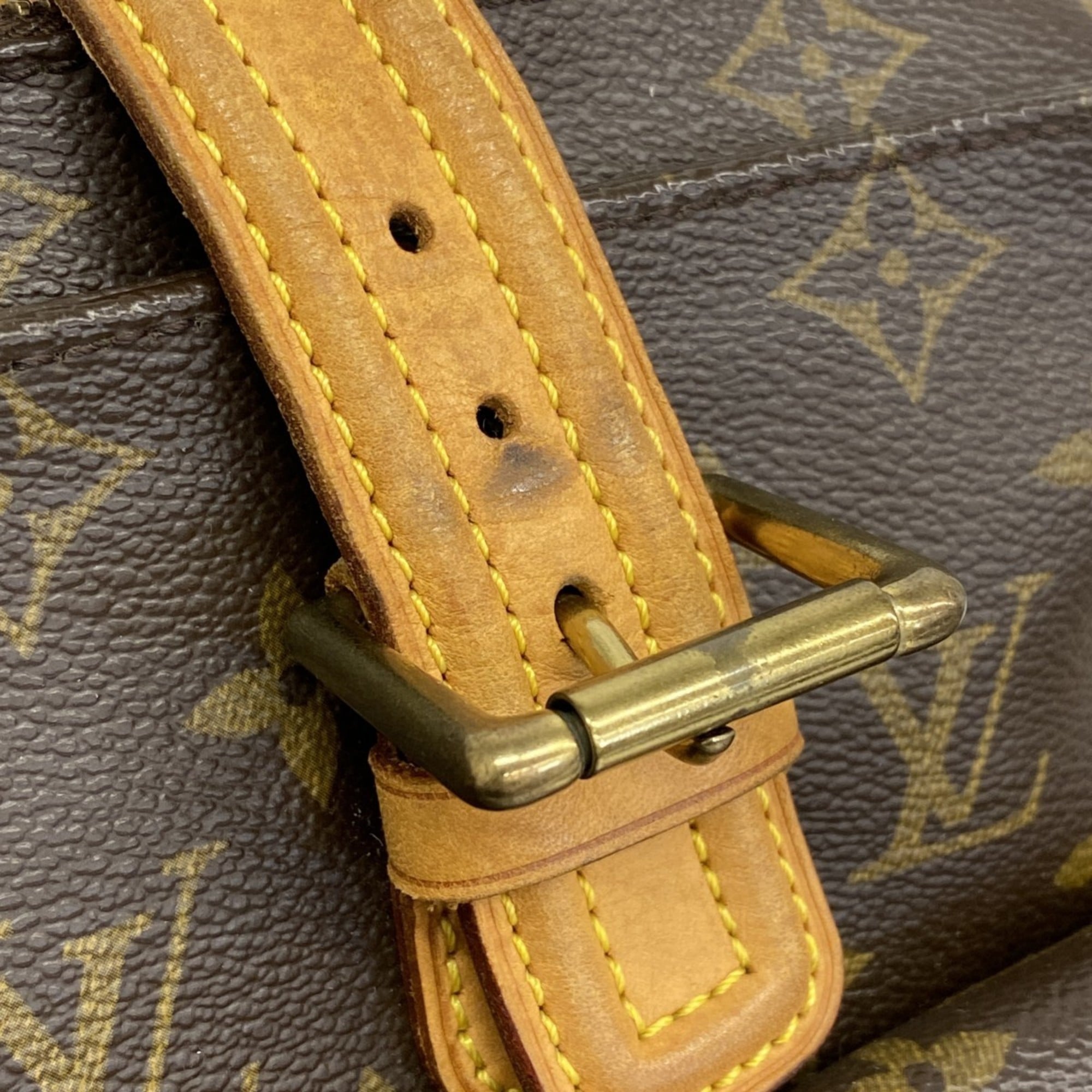 Louis Vuitton Brown Shoulder Bag (Pre-Owned)
