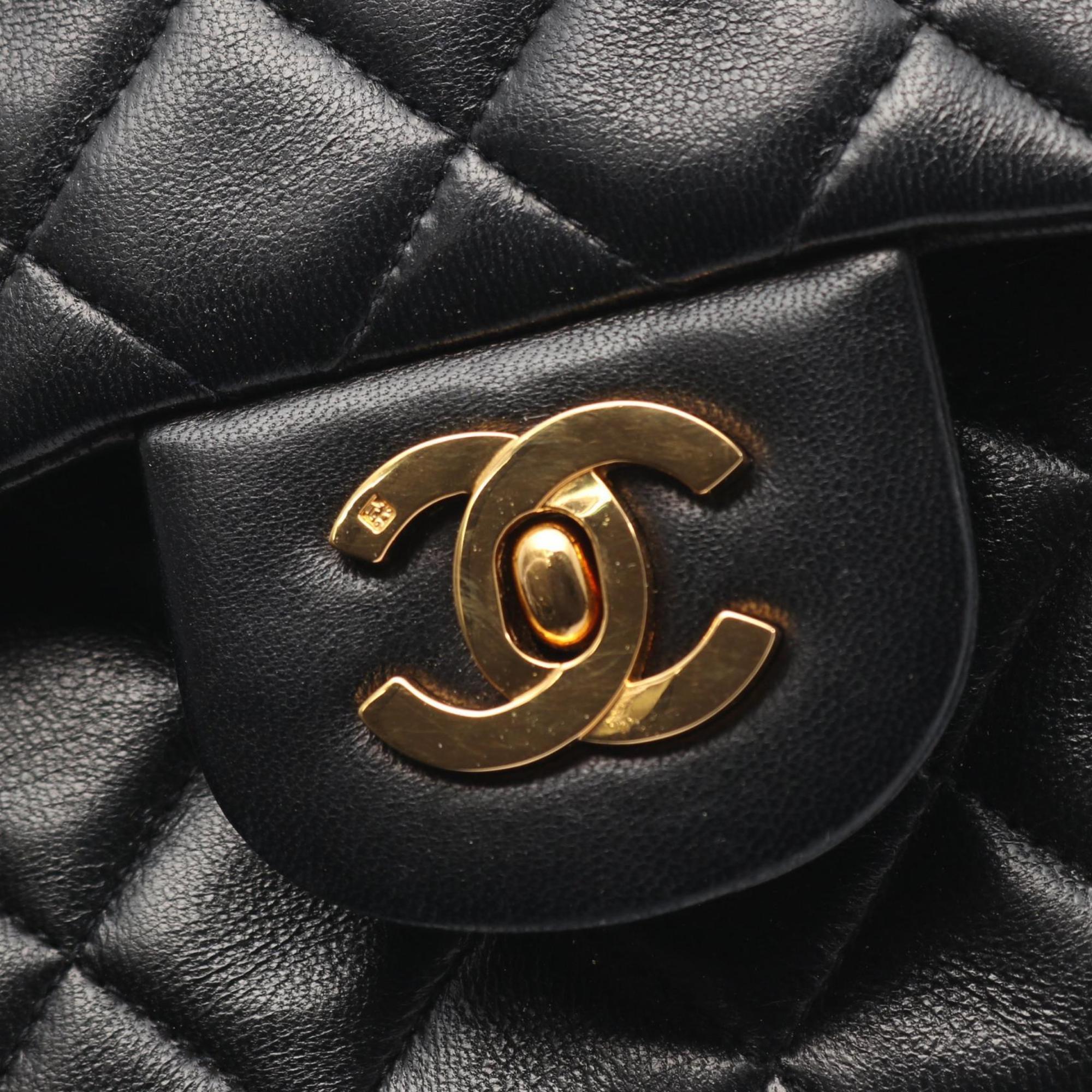Chanel Black Leather Shoulder Bag (Pre-Owned)