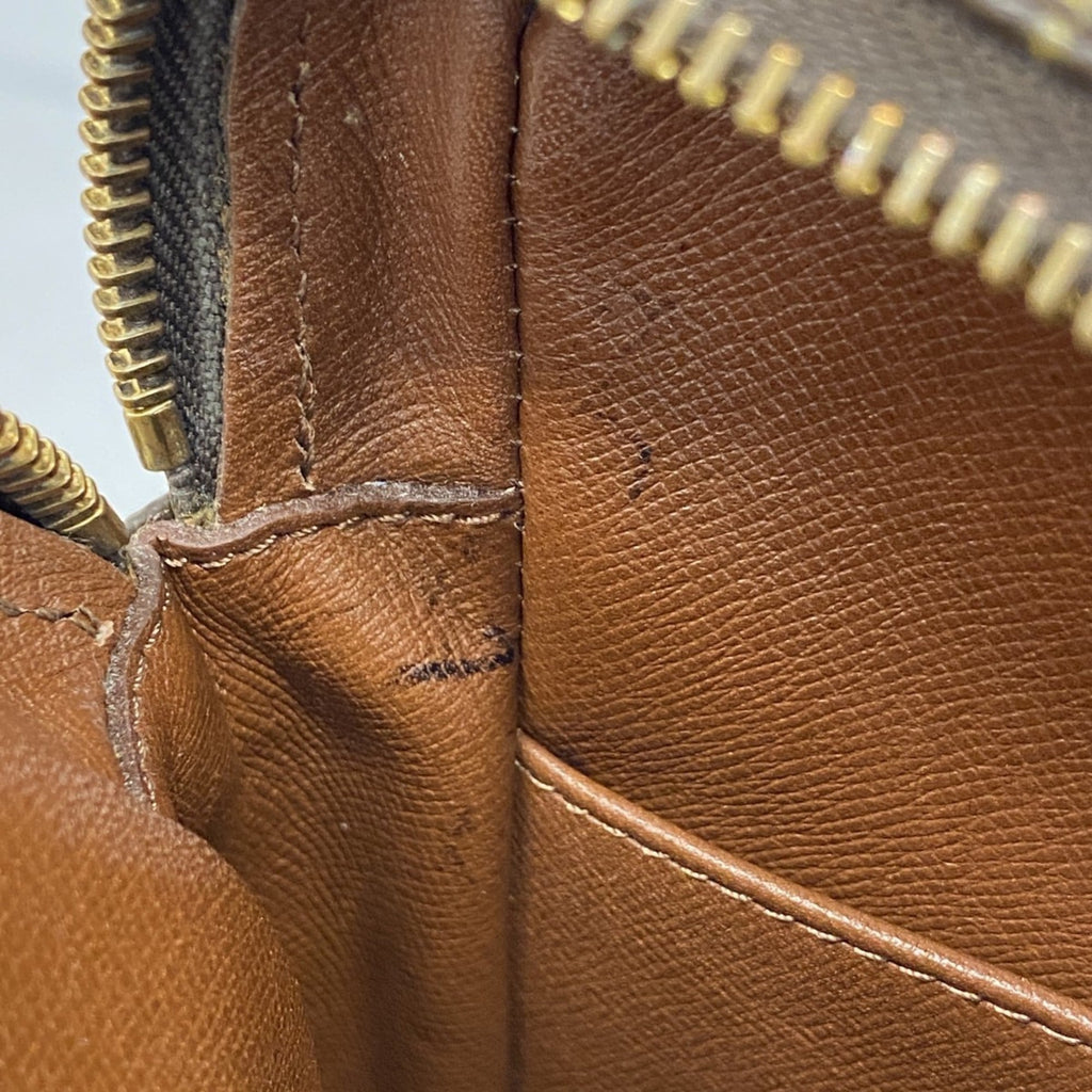 Louis Vuitton Brown Shoulder Bag (Pre-Owned)