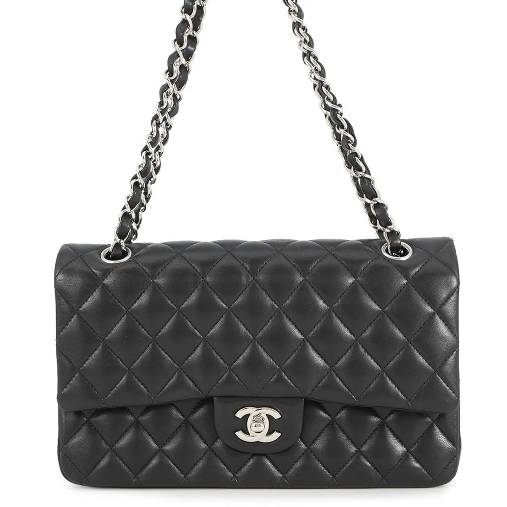 Chanel Matelasse Black Leather Shoulder Bag (Pre-Owned)