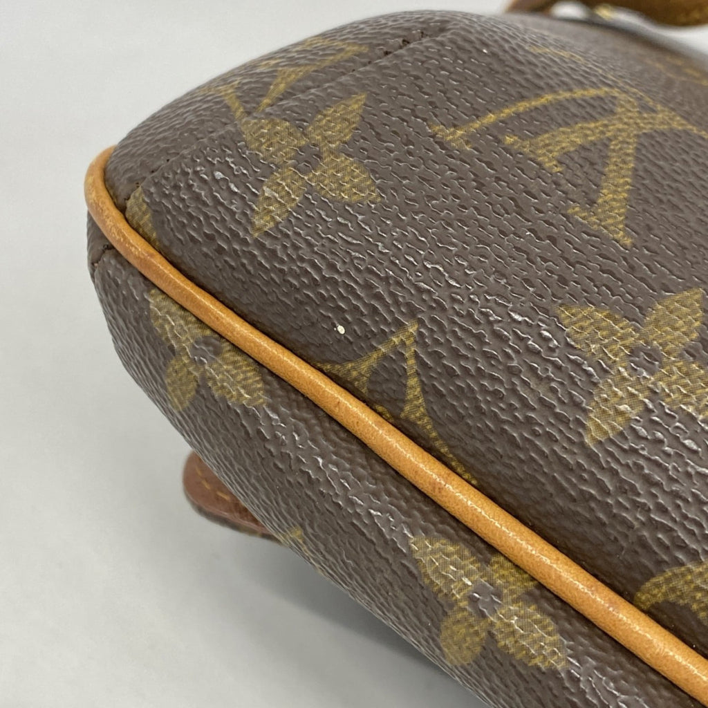 Louis Vuitton Brown Shoulder Bag (Pre-Owned)