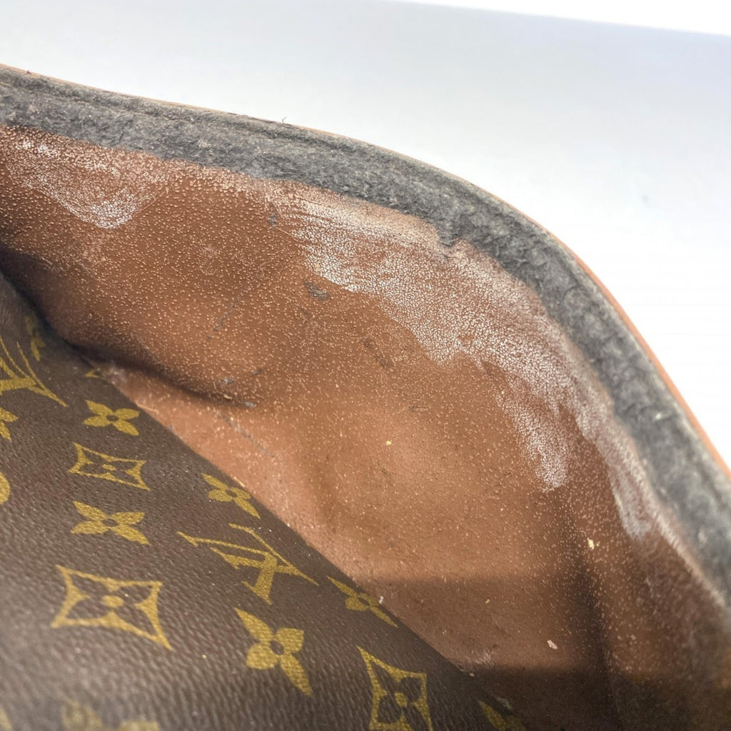 Louis Vuitton Brown Clutch Bag (Pre-Owned)