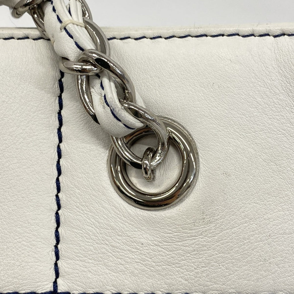 Chanel Navy White Leather Tote Bag (Pre-Owned)