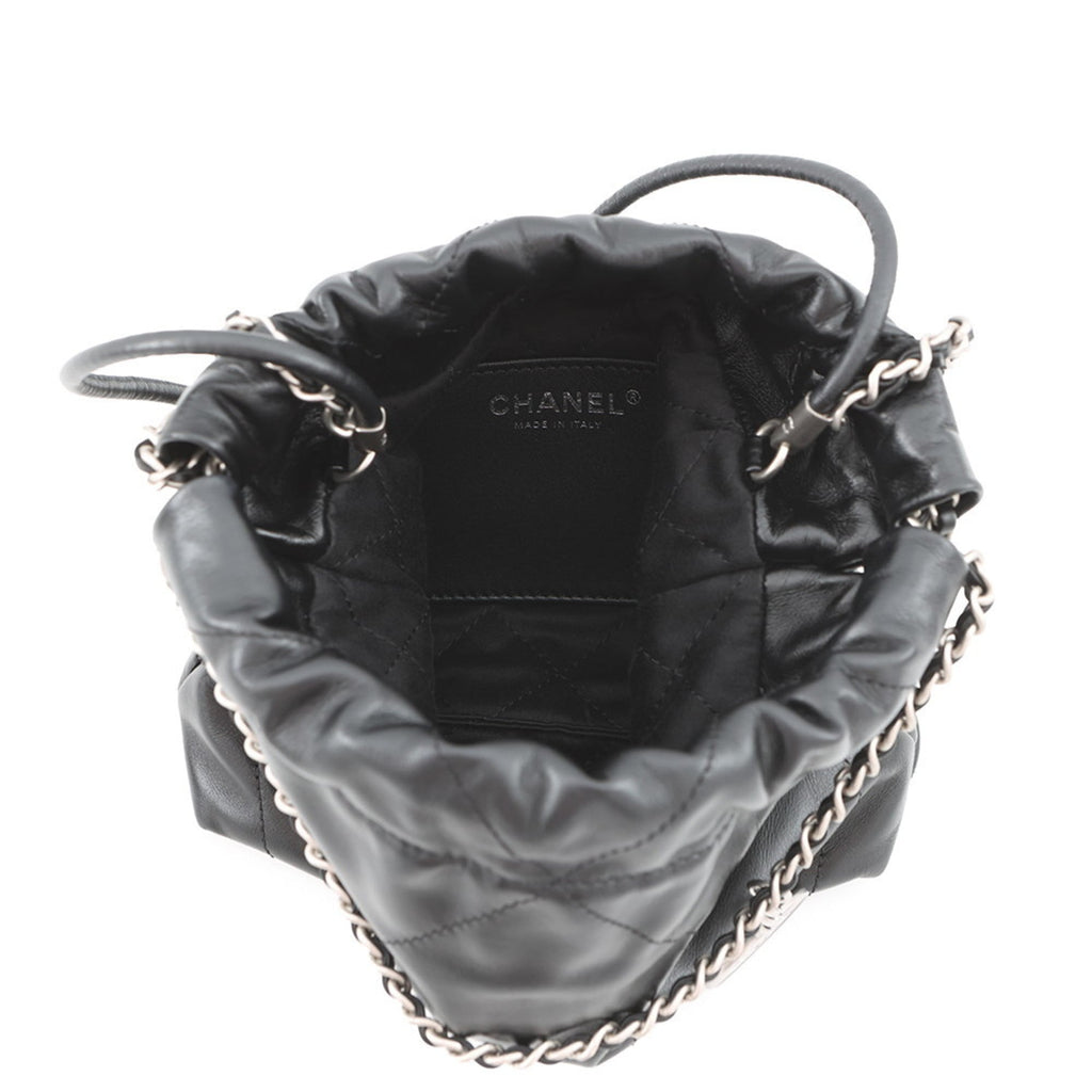 Chanel Black Leather Handbag (Pre-Owned)