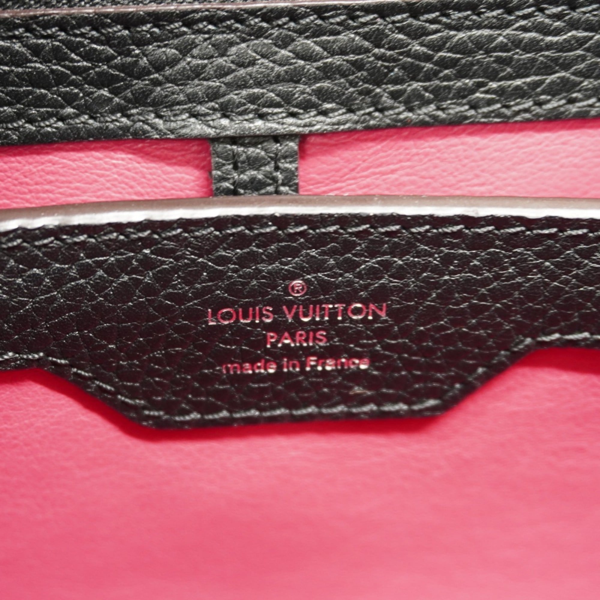 Louis Vuitton Noir Handbag (Pre-Owned)