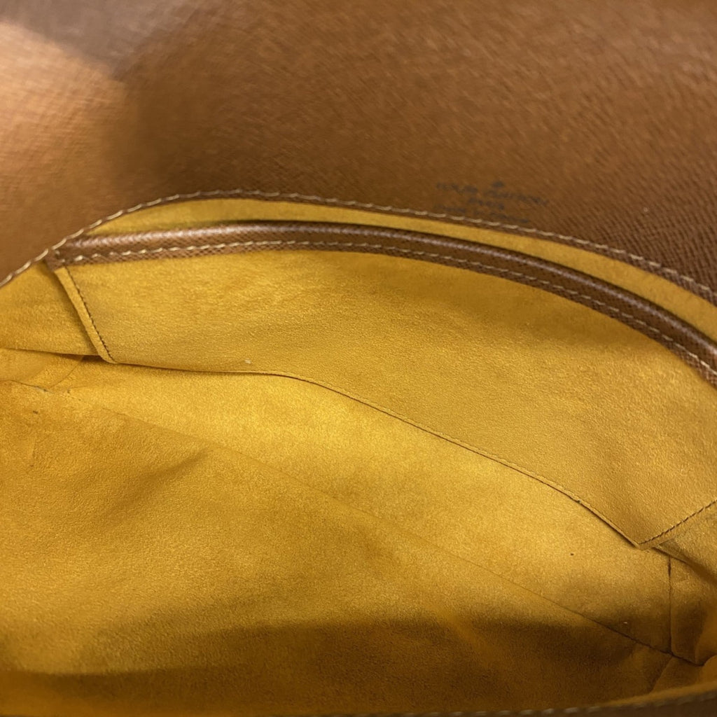 Louis Vuitton Brown Shoulder Bag (Pre-Owned)