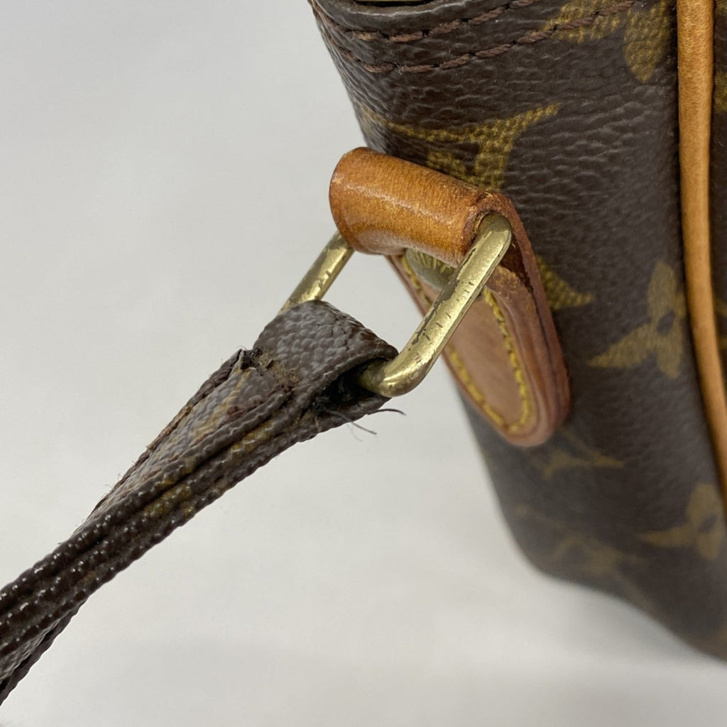 Louis Vuitton Brown Shoulder Bag (Pre-Owned)