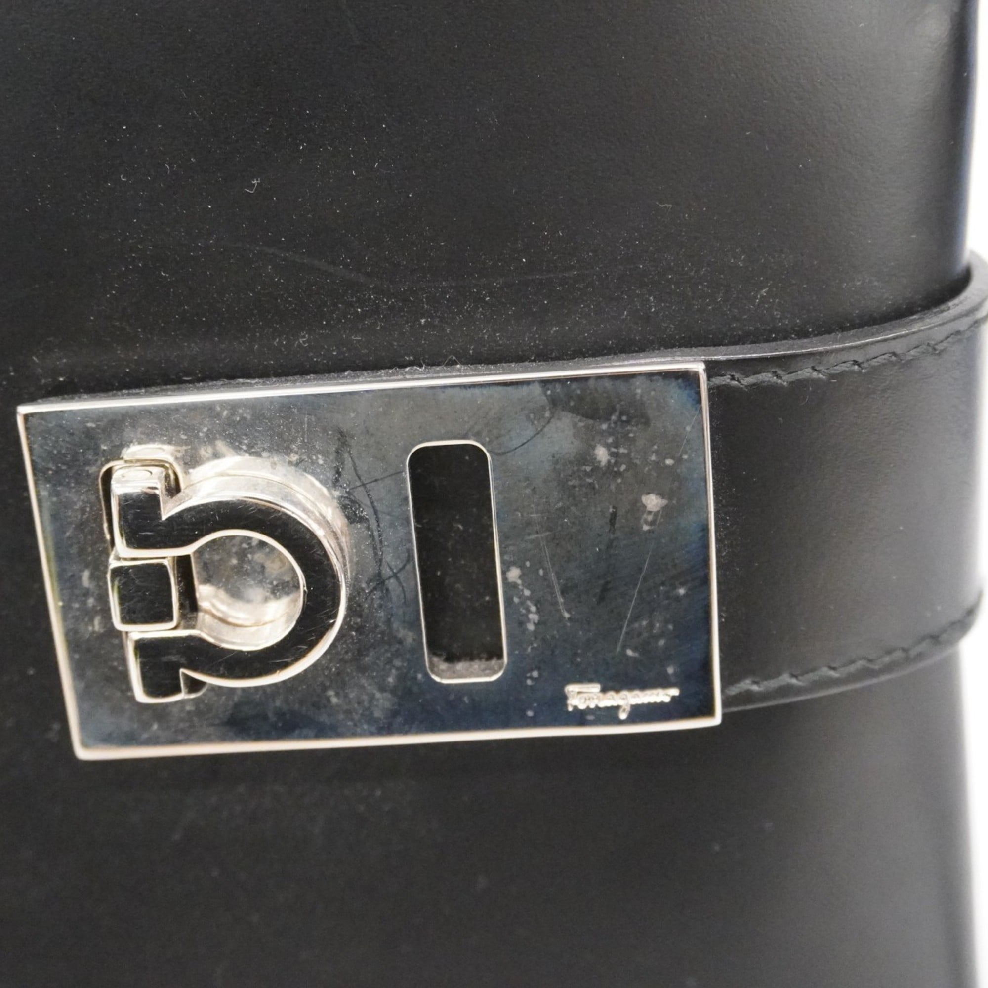 Salvatore Ferragamo Black Leather Handbag (Pre-Owned)