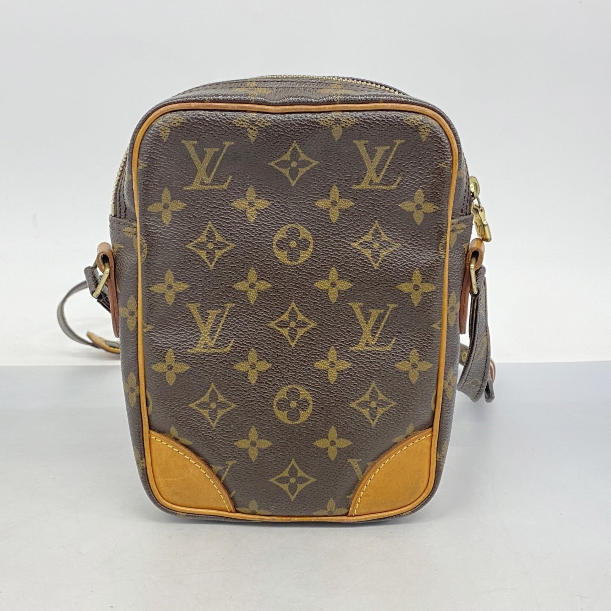 Louis Vuitton Brown Shoulder Bag (Pre-Owned)
