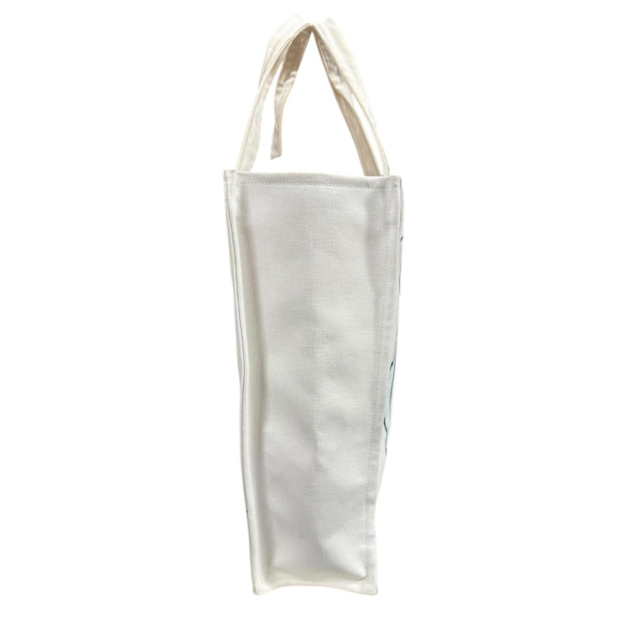 Chanel White Canvas Tote Bag (Pre-Owned)