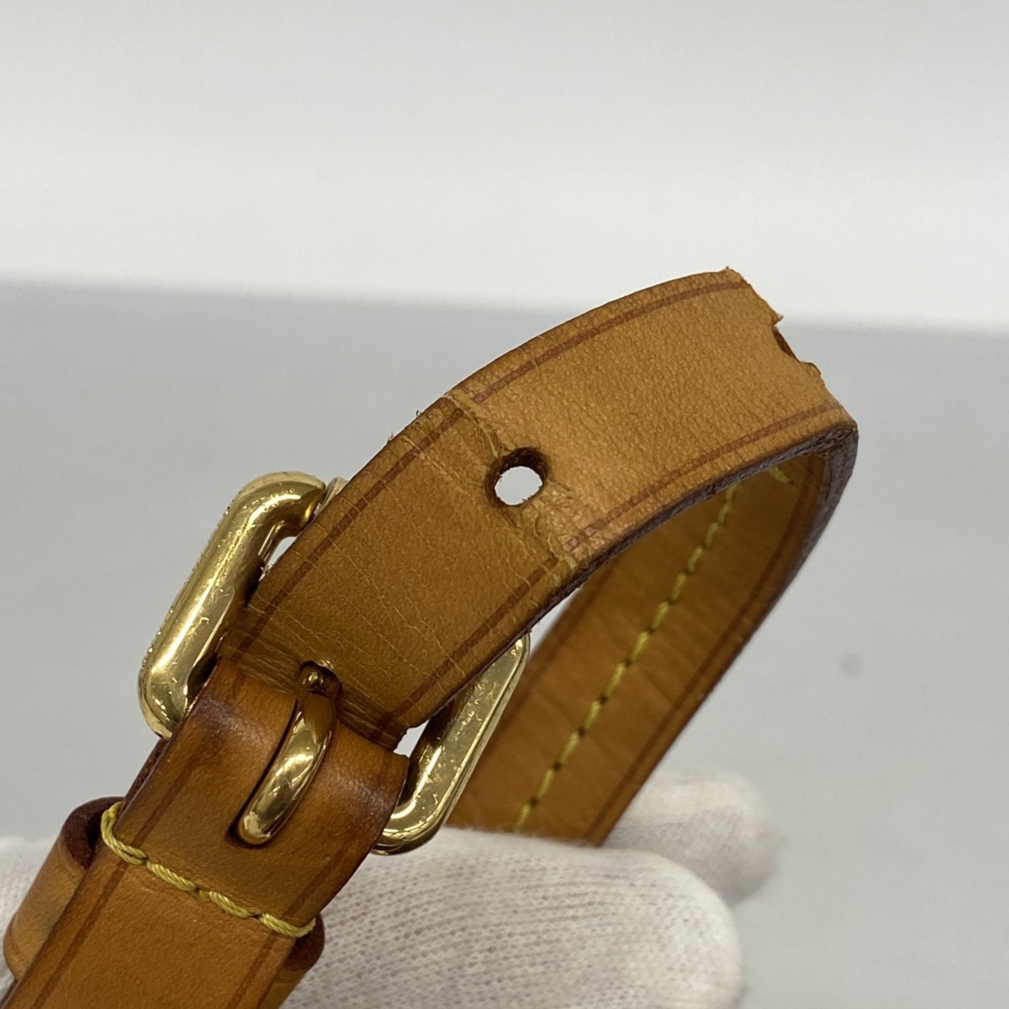 Louis Vuitton Brown Shoulder Bag (Pre-Owned)