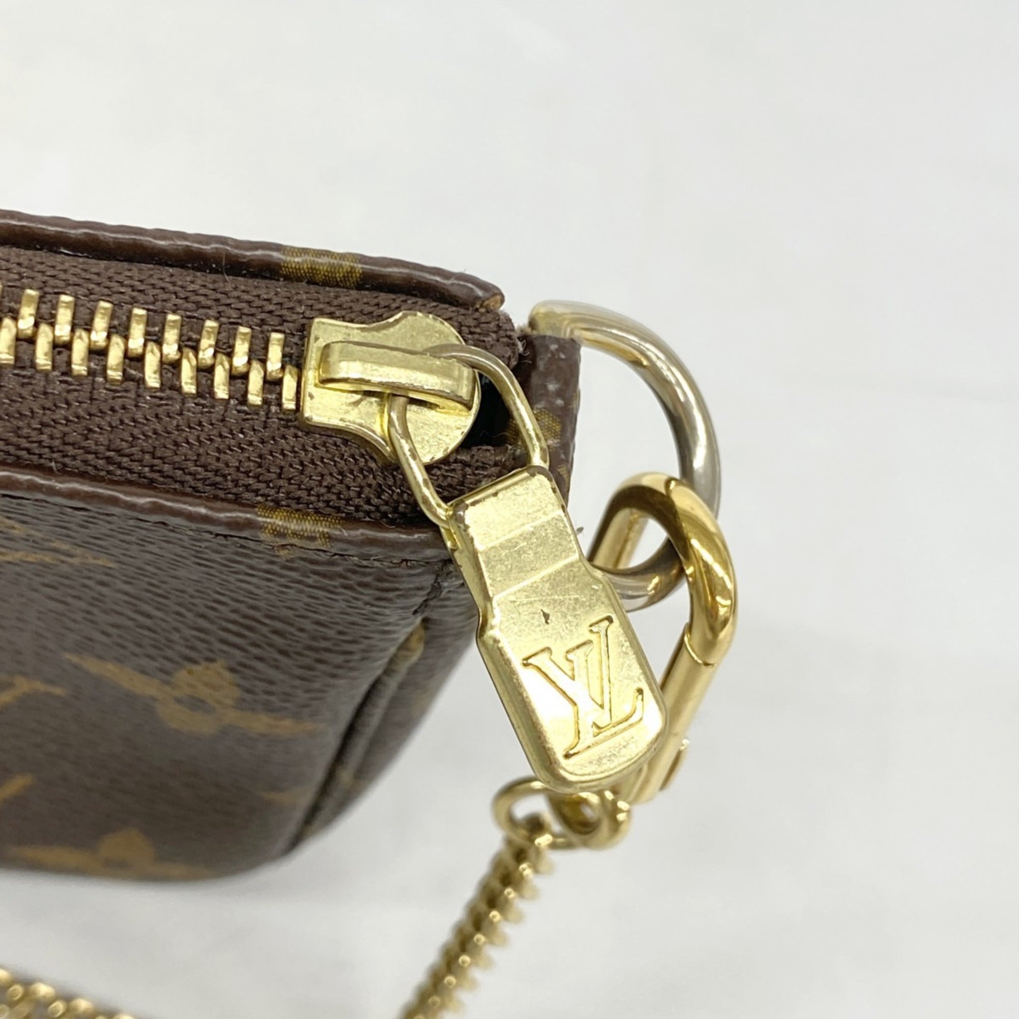 Louis Vuitton Brown Pouch (Pre-Owned)