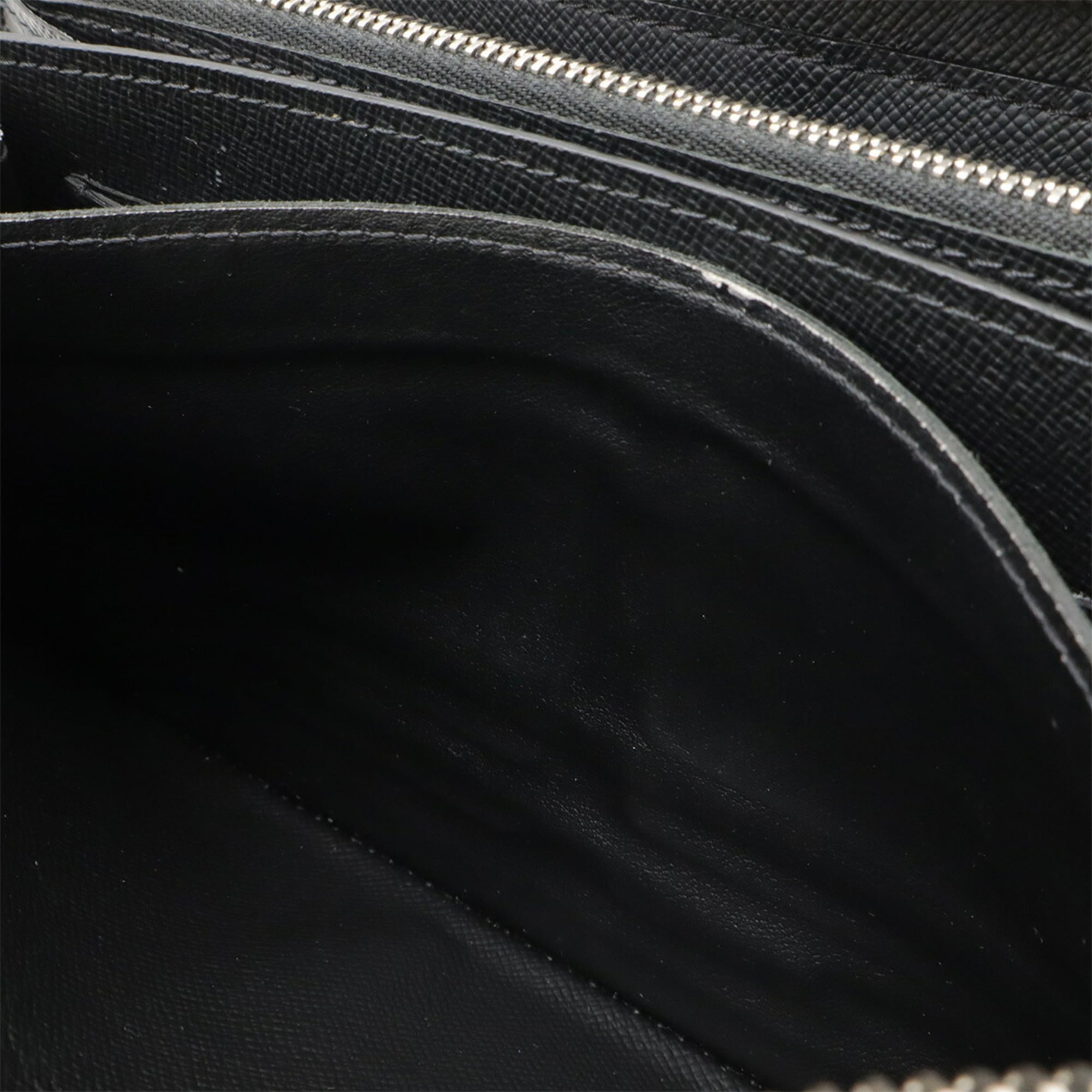 Louis Vuitton Taiga Black Noir Taiga Leather Long Wallet (Bi-Fold) (Pre-Owned)