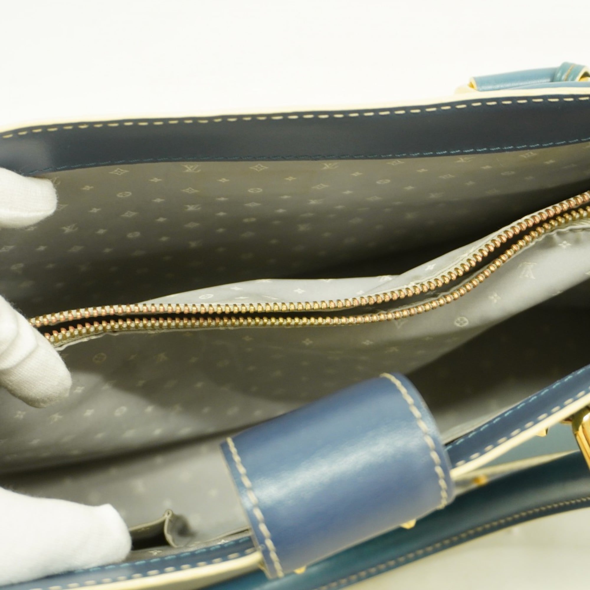 Louis Vuitton Blue Handbag (Pre-Owned)