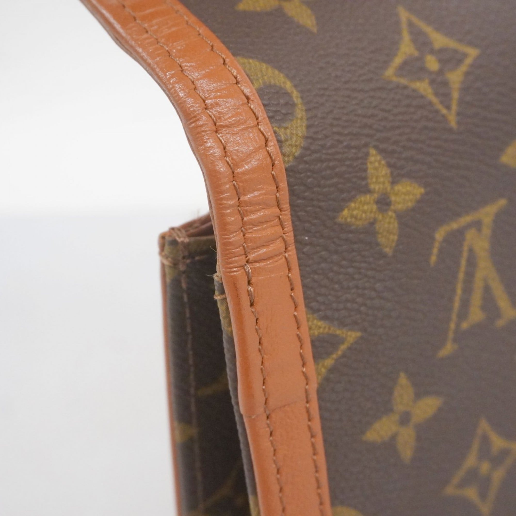 Louis Vuitton Brown Clutch Bag Pochette (Pre-Owned)