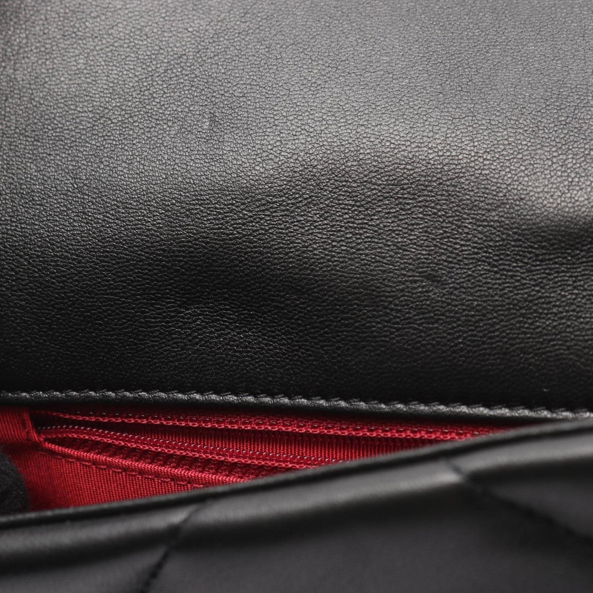 Chanel Black Leather Shoulder Bag (Pre-Owned)